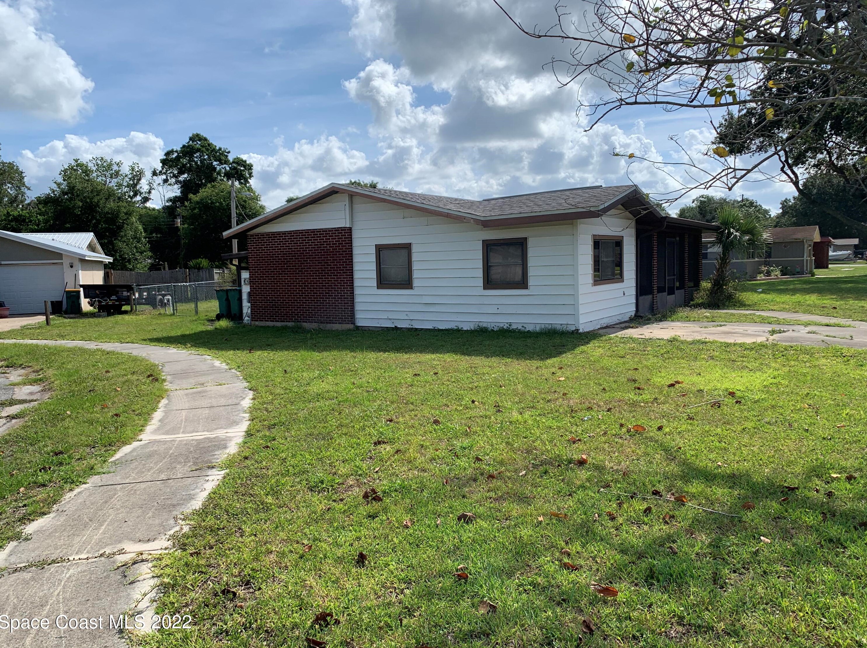 3640 Sunny Dr, Mims, FL 32754