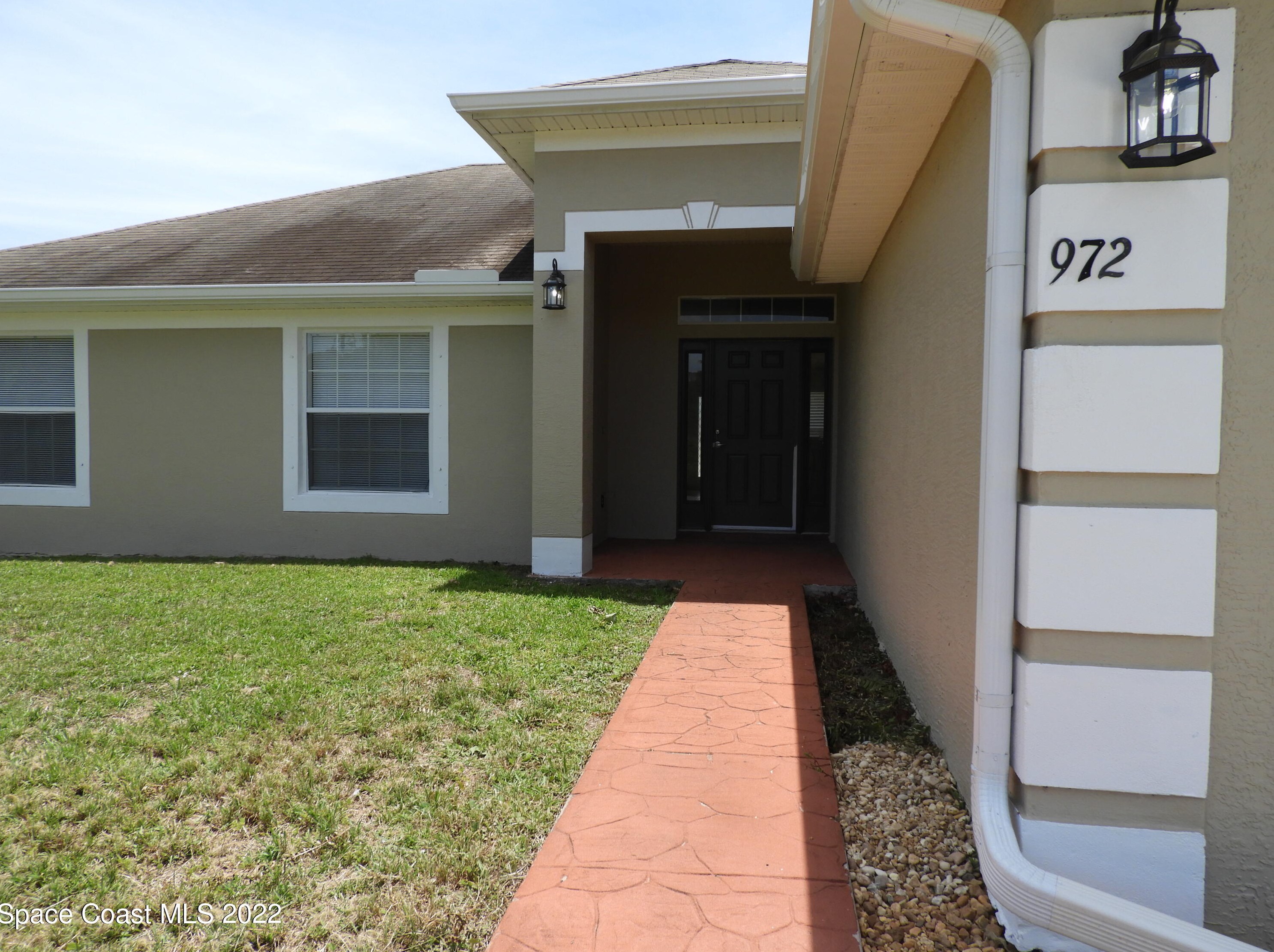 972 Sanger St Se, Melbourne, FL 32909