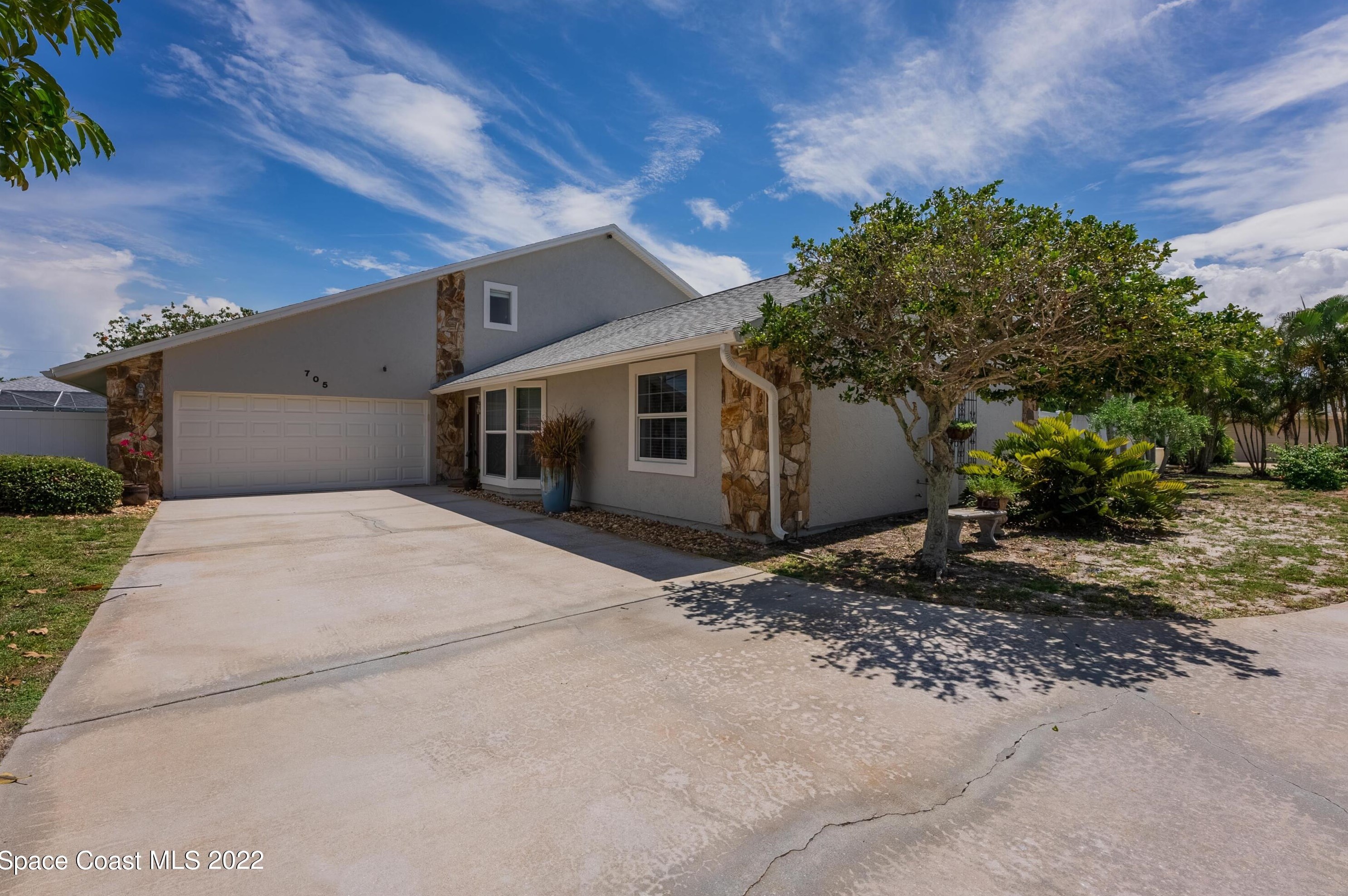 705 Puesta Del Sol Plz, Melbourne, FL 32903-3625