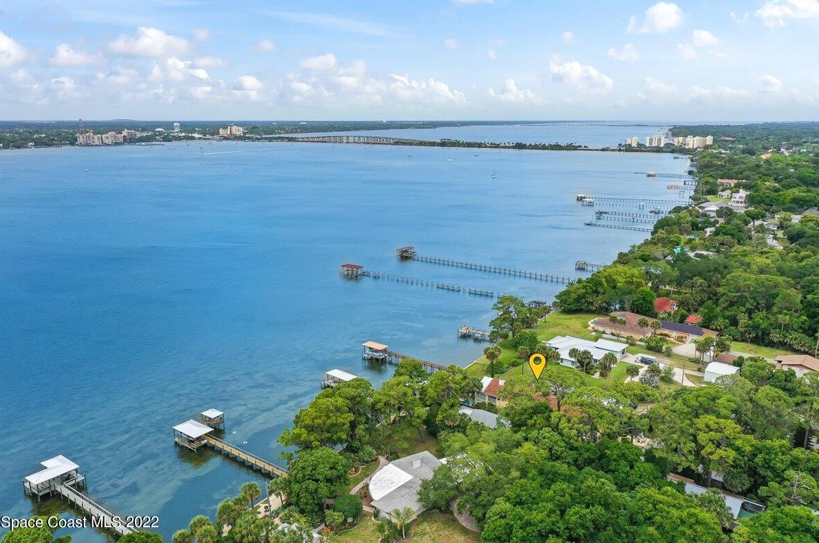 801 Grandview Dr, Merritt Island, FL 32952