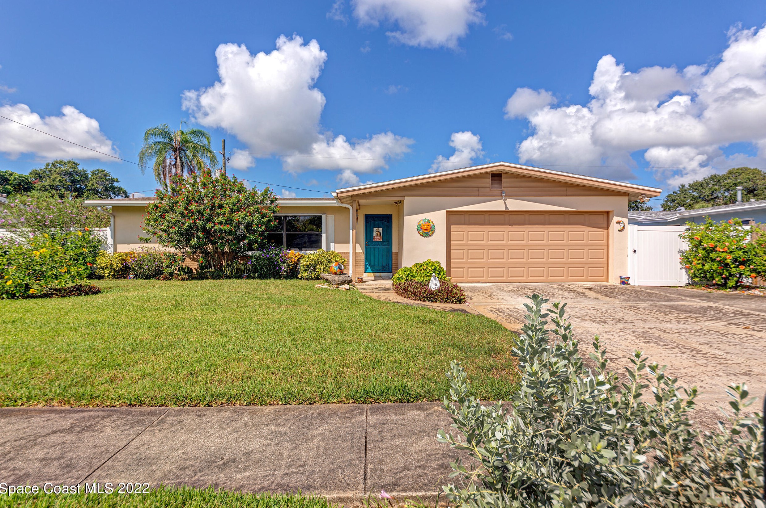 1635 Pluto St, Merritt Island, FL 32953-3151
