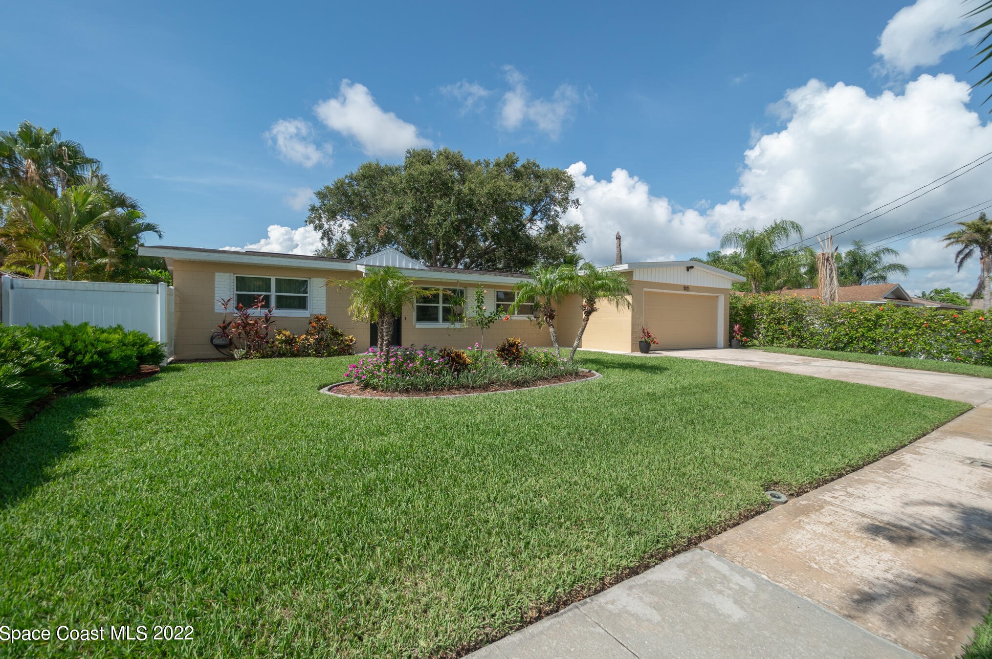 1415 Angler St, Merritt Island, FL 32952-5705
