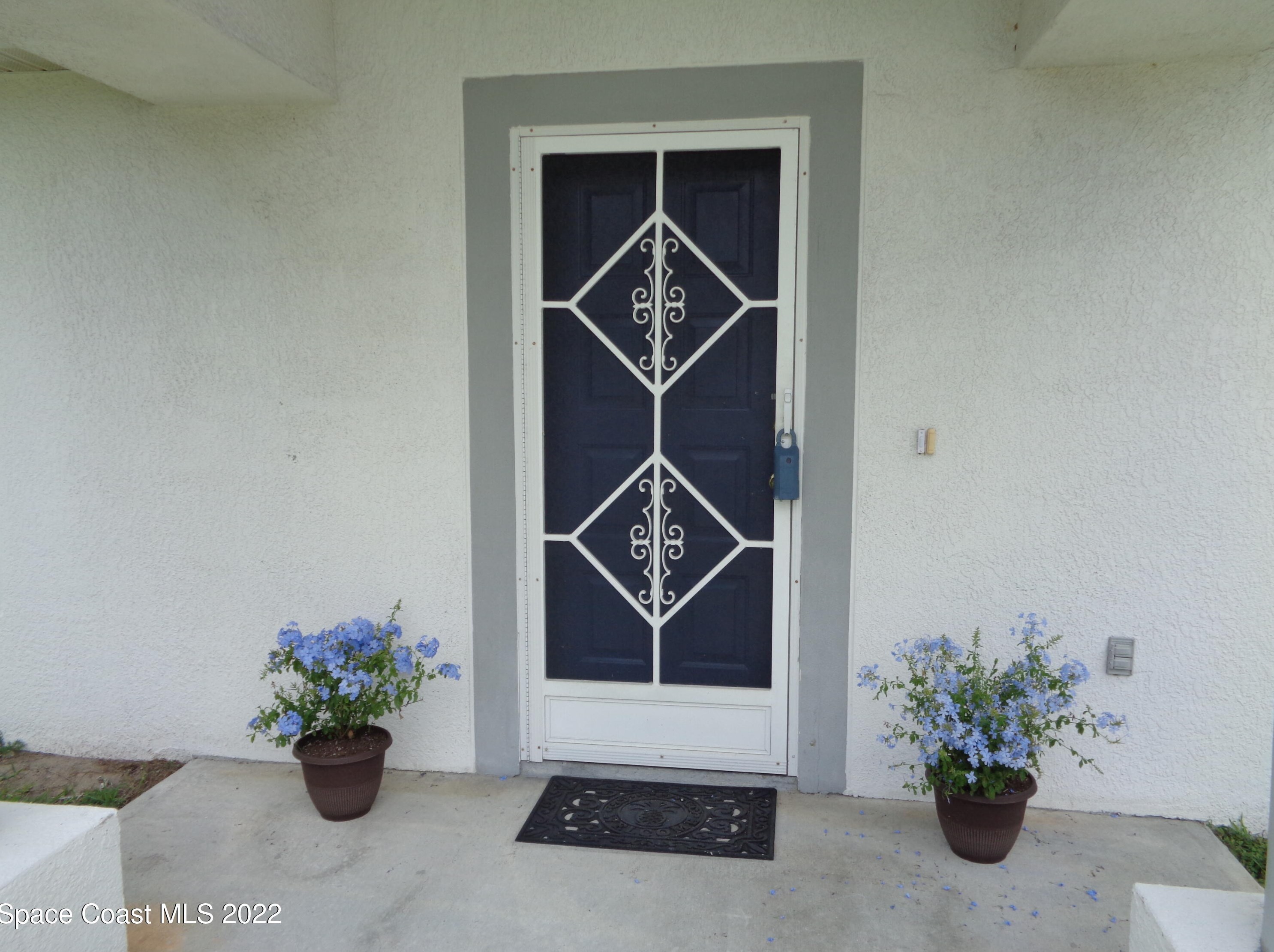 126 Olivick Cir, Melbourne, FL 32907-1127