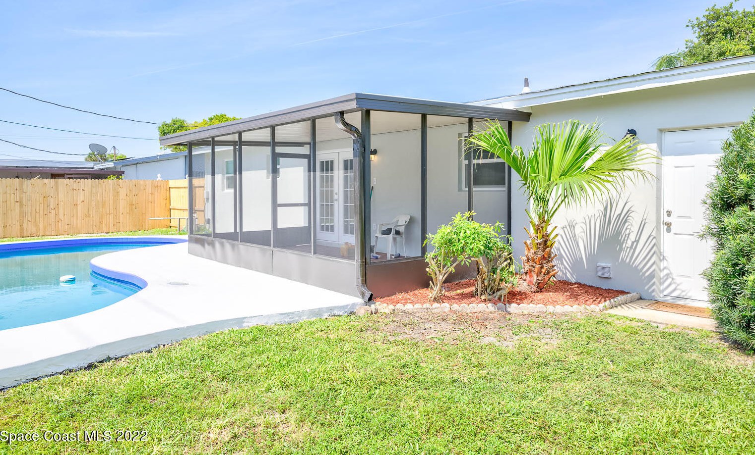 557 Ixora Dr, Melbourne FL  32935-6334 exterior