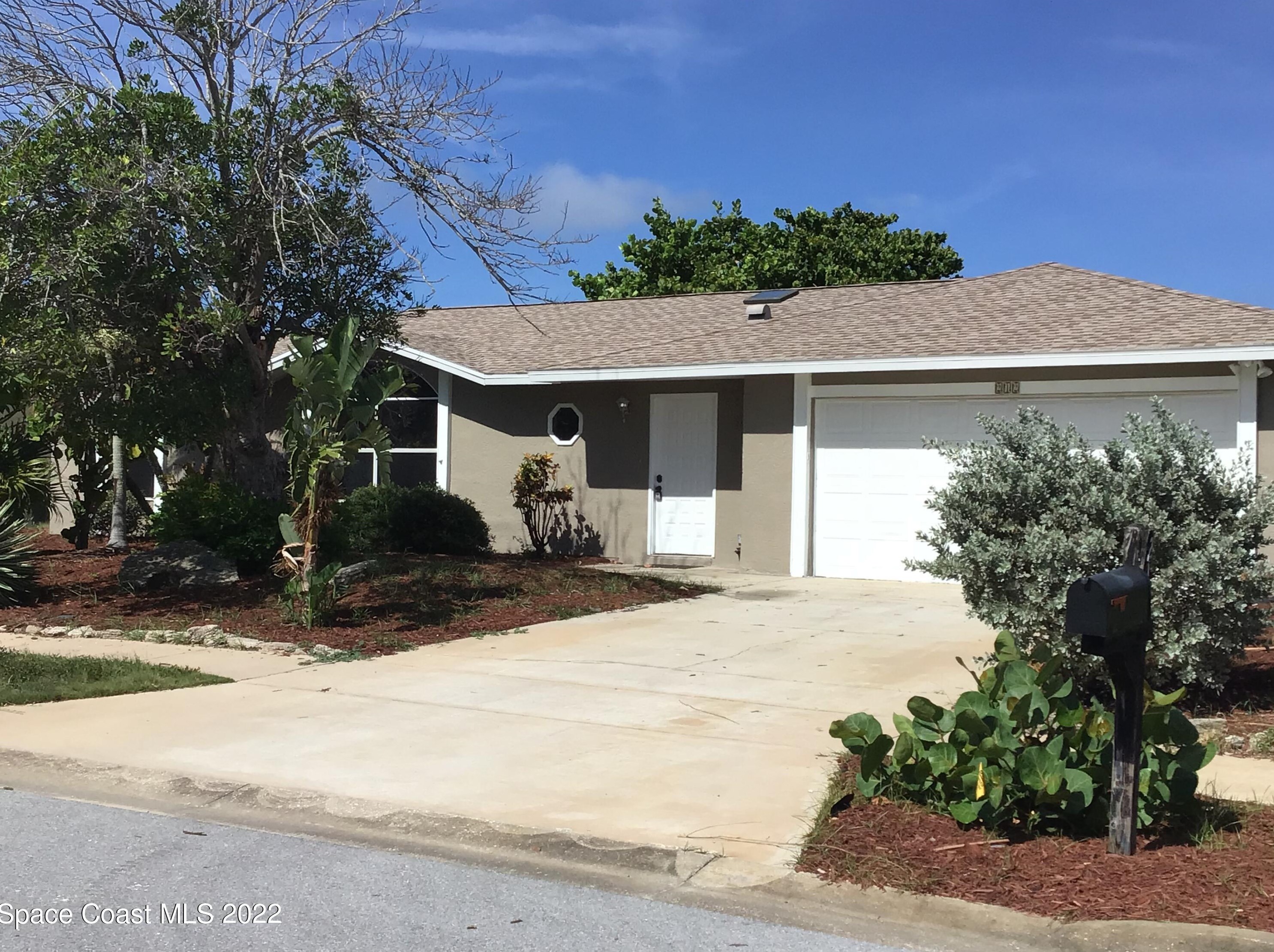 212 Ocean Breeze Cir, Melbourne, FL 32903