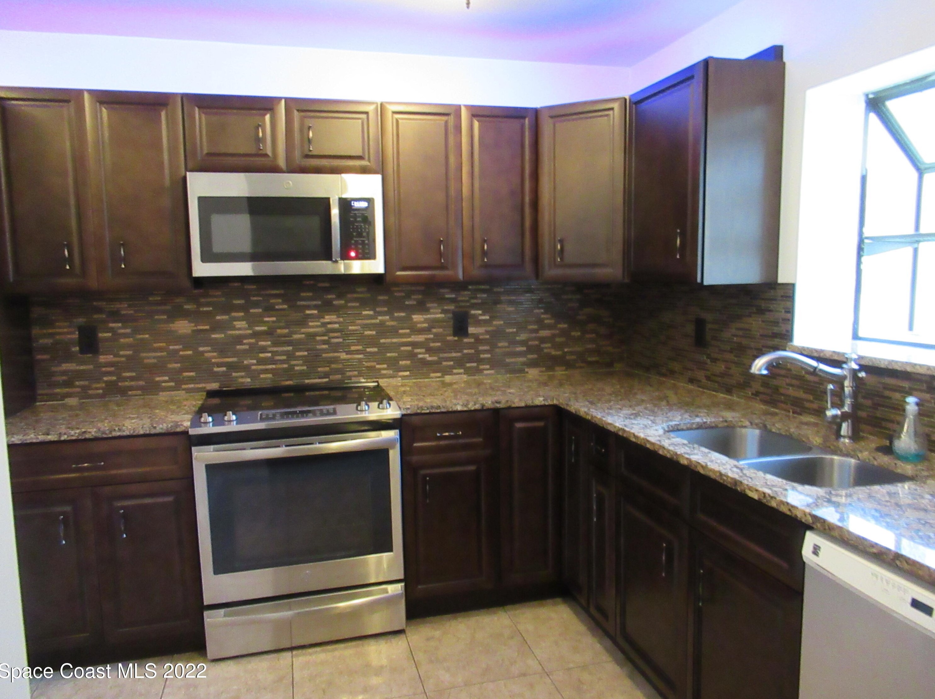 2100 Wood St, Melbourne, FL 32904-4806