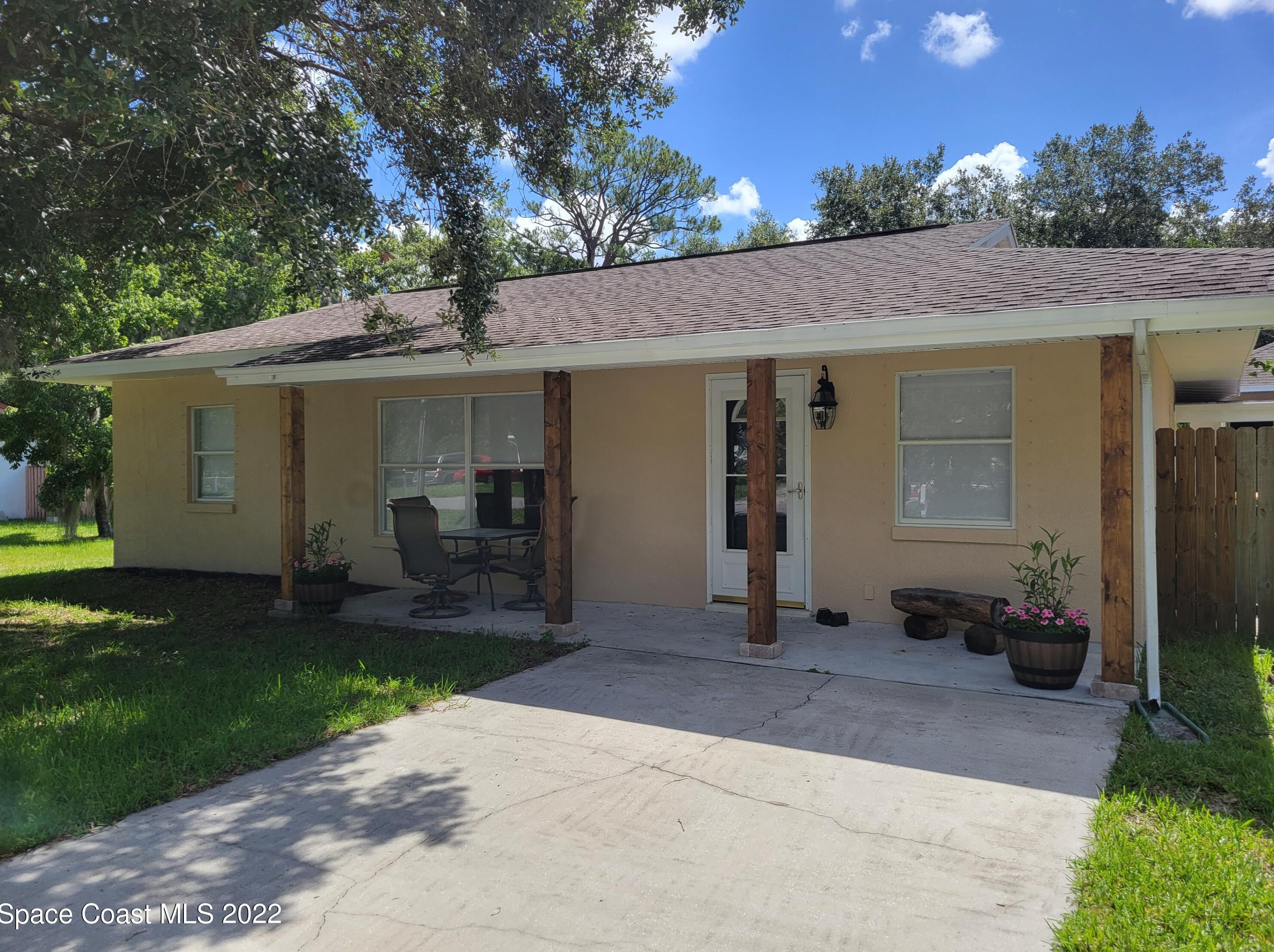 2155 New York St, Melbourne, FL 32904-6223