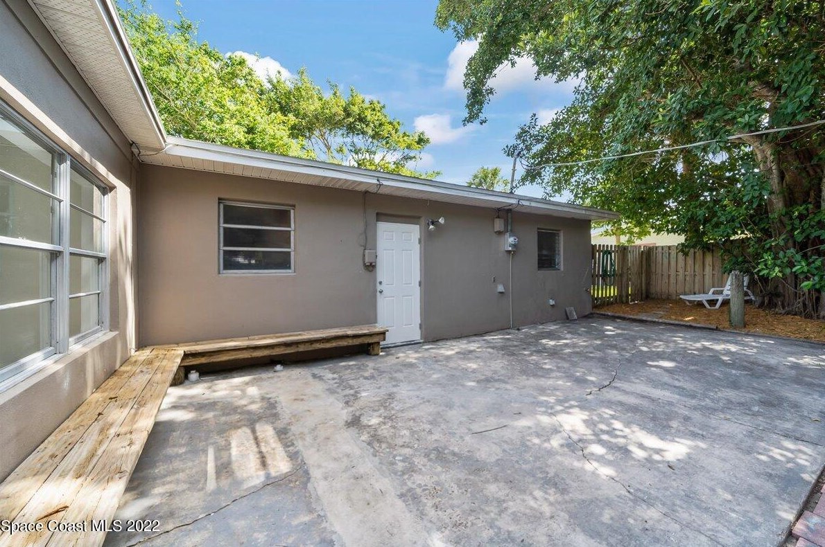 505 Banyan Way, Melbourne FL  32951-2101 exterior