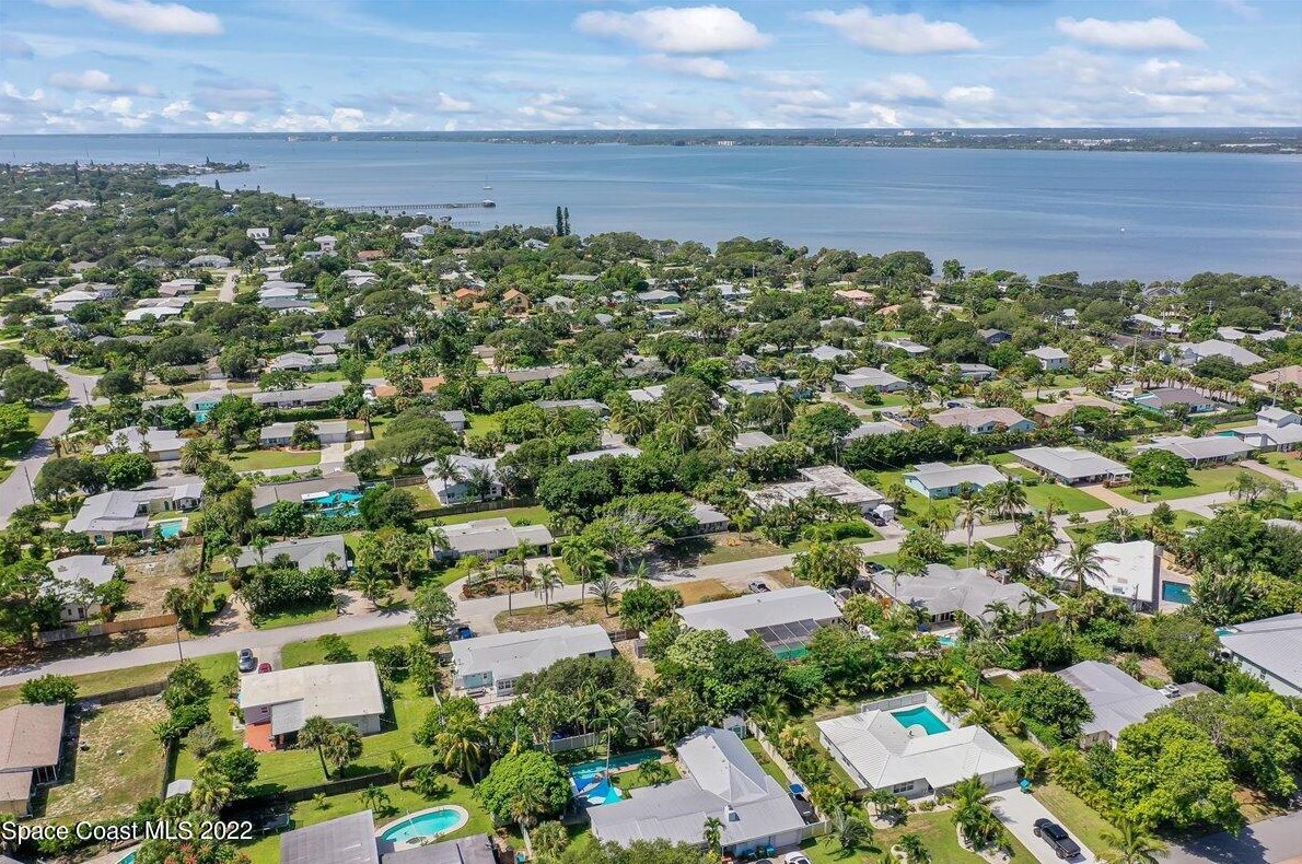 505 Banyan Way, Melbourne FL  32951-2101 exterior