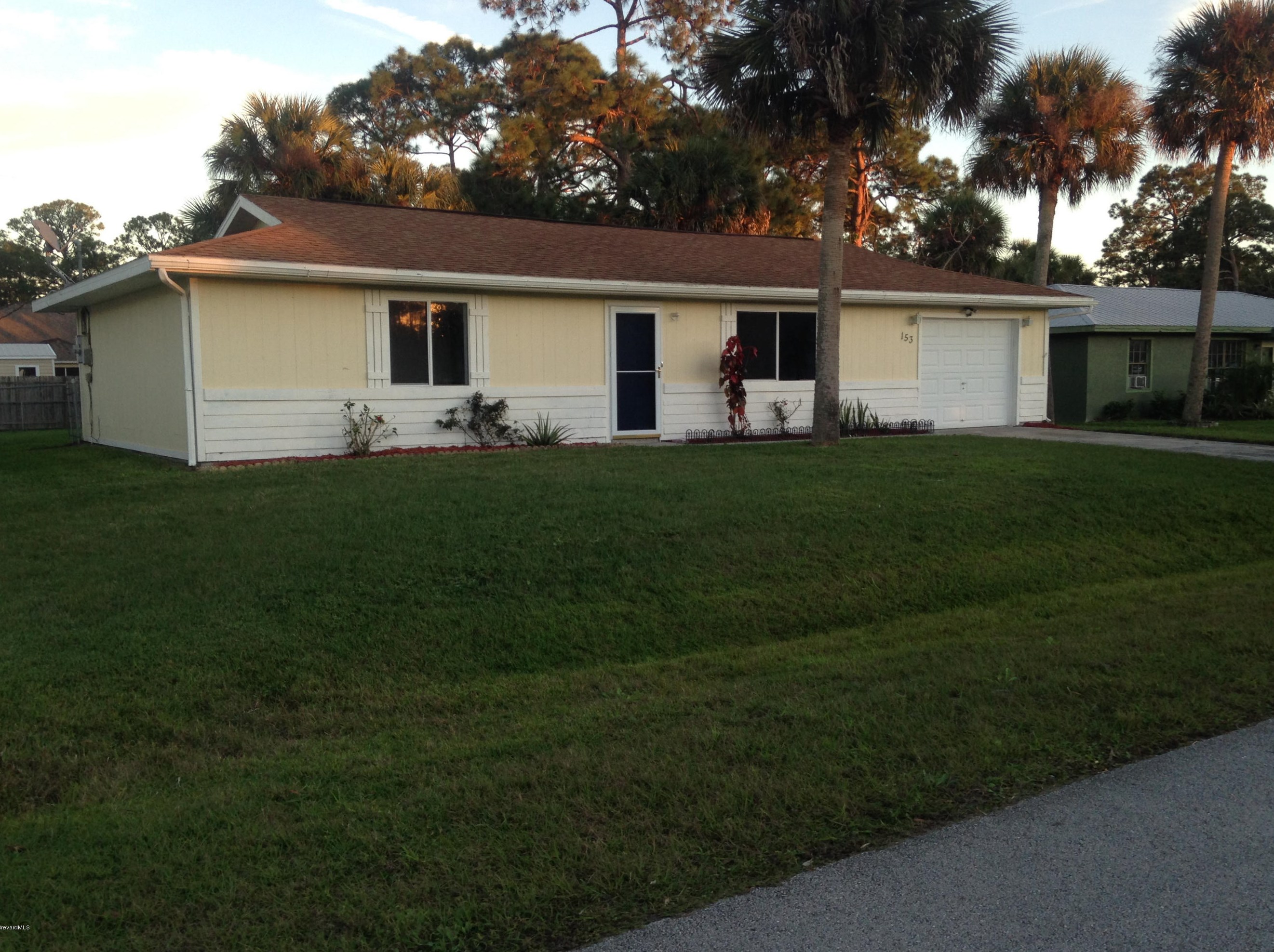 153 Bayamo Ave Ne, Melbourne, FL 32907