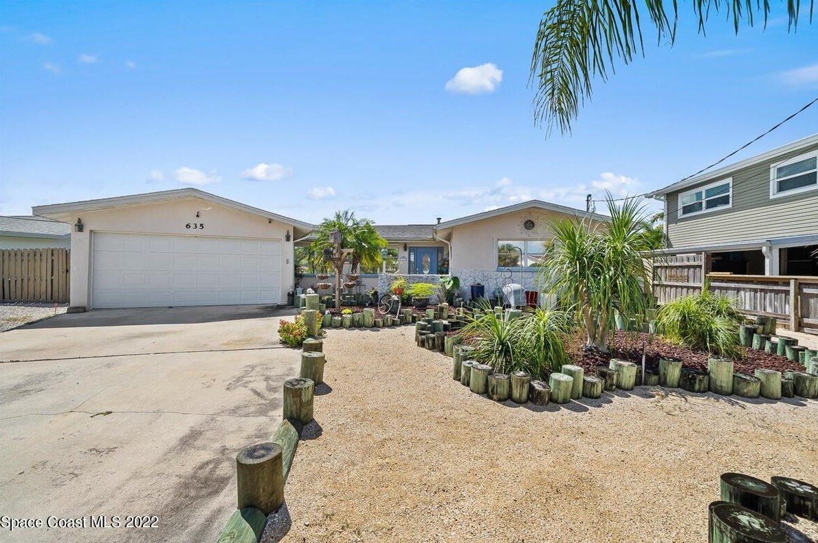635 Needle Blvd, Merritt Island, FL 32953-6138