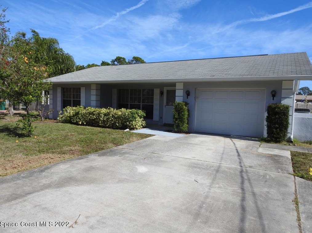 1260 S Tropical Trl, Merritt Island, FL 32952