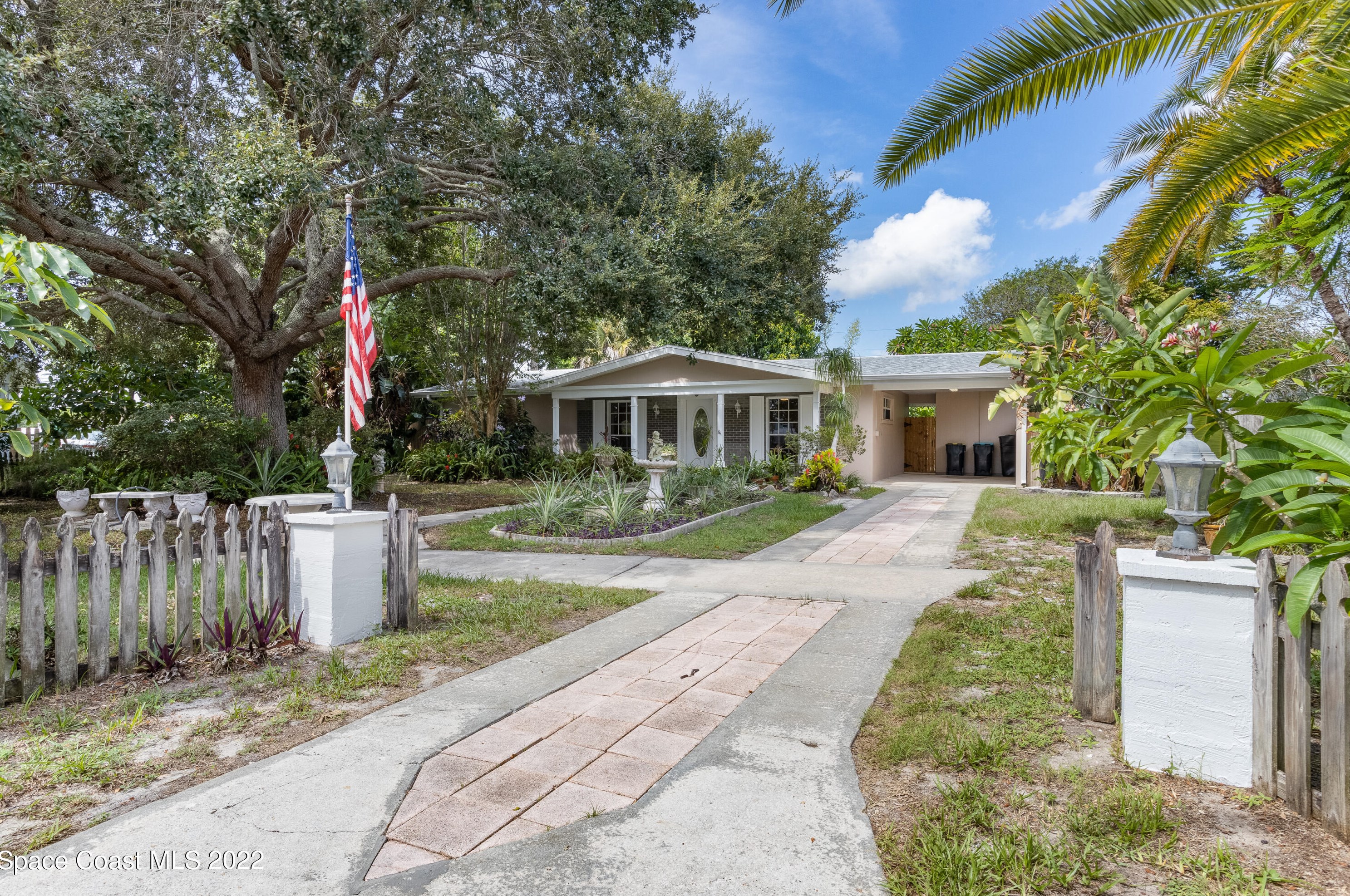 1054 Linwood Ln, Melbourne, FL 32905-6048
