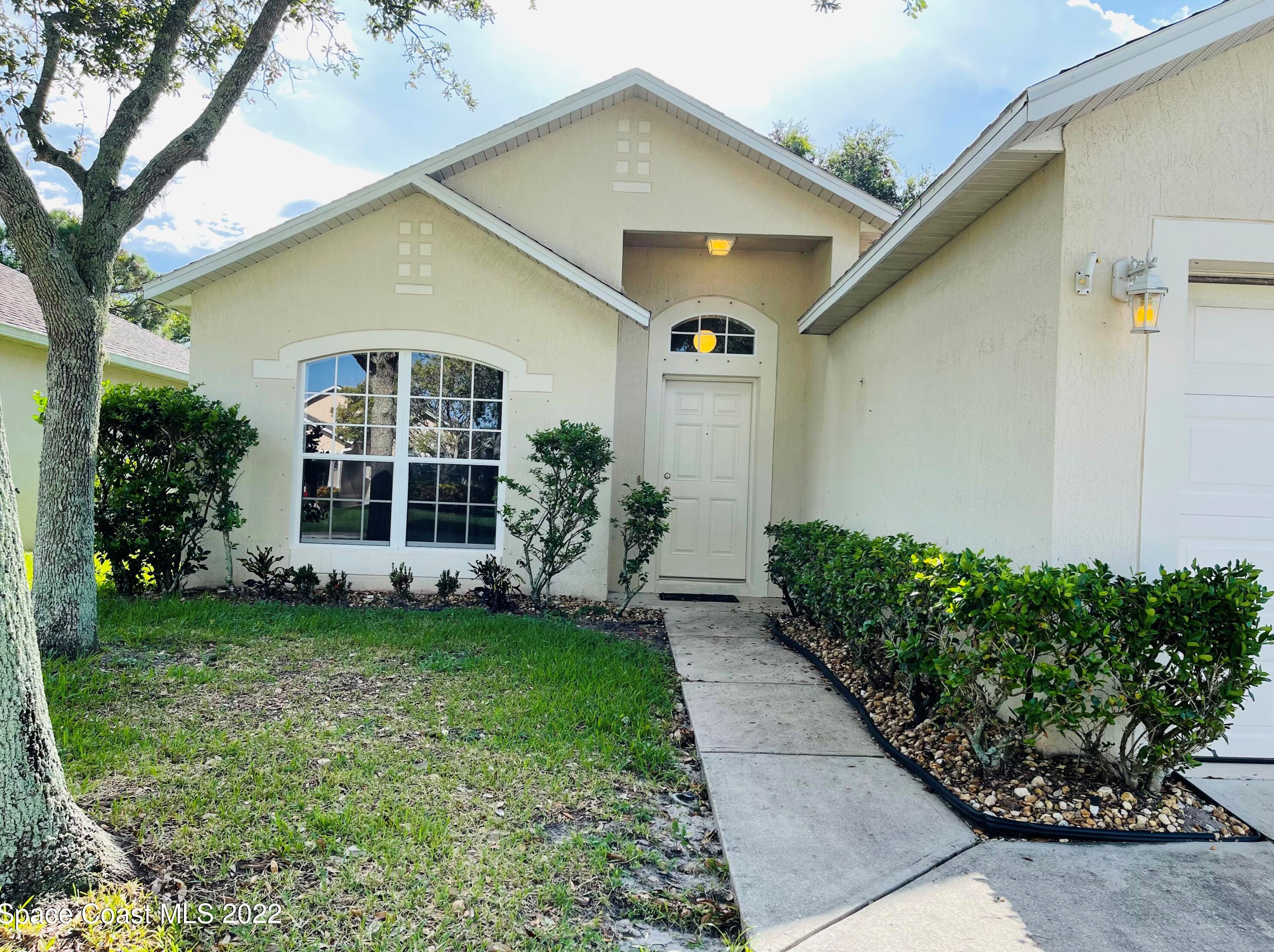 2186 Dryden Ct, Melbourne, FL 32935-3825