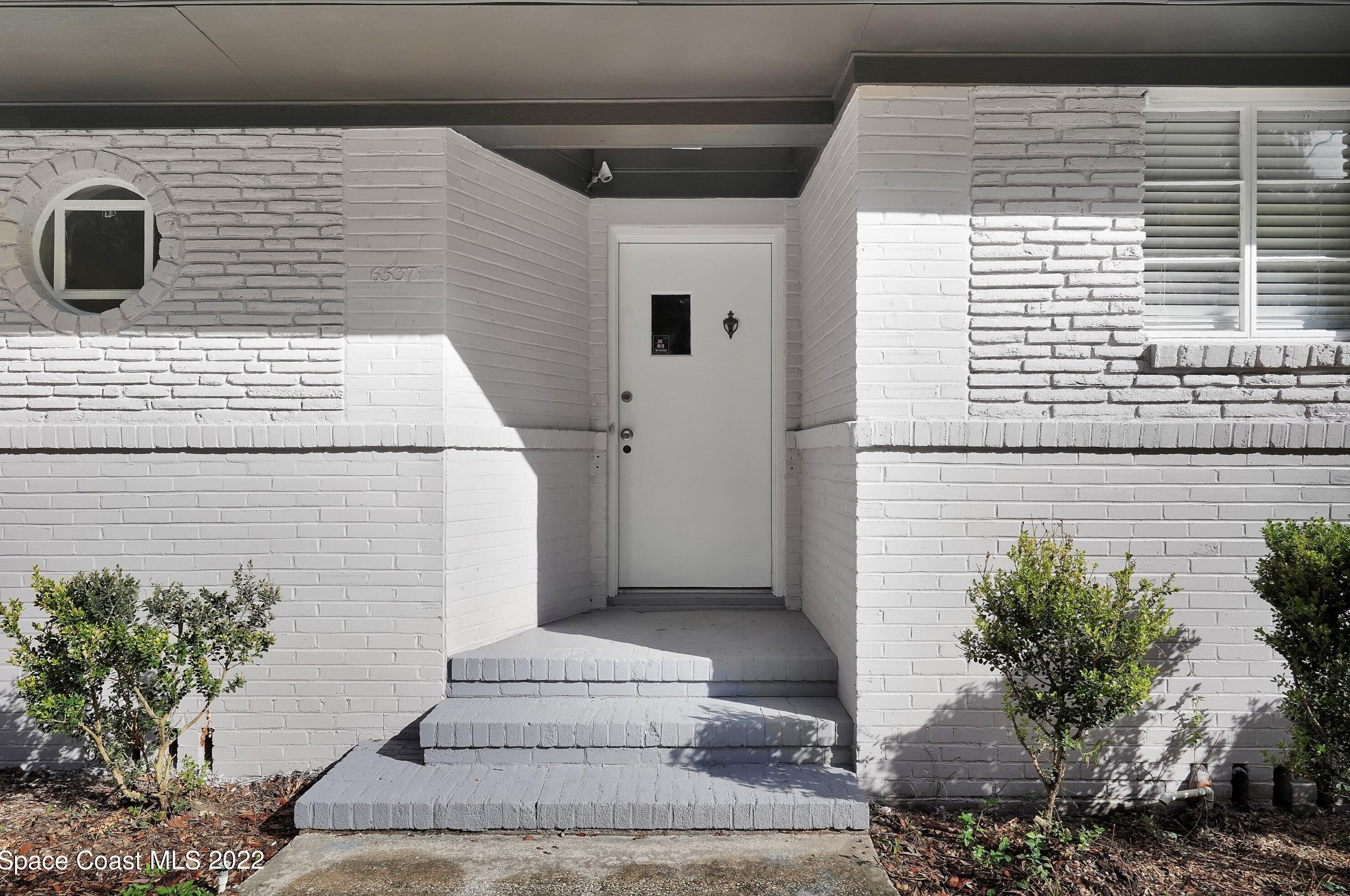 6537 Pottsburg Dr, Jacksonville FL  32211-7255 exterior