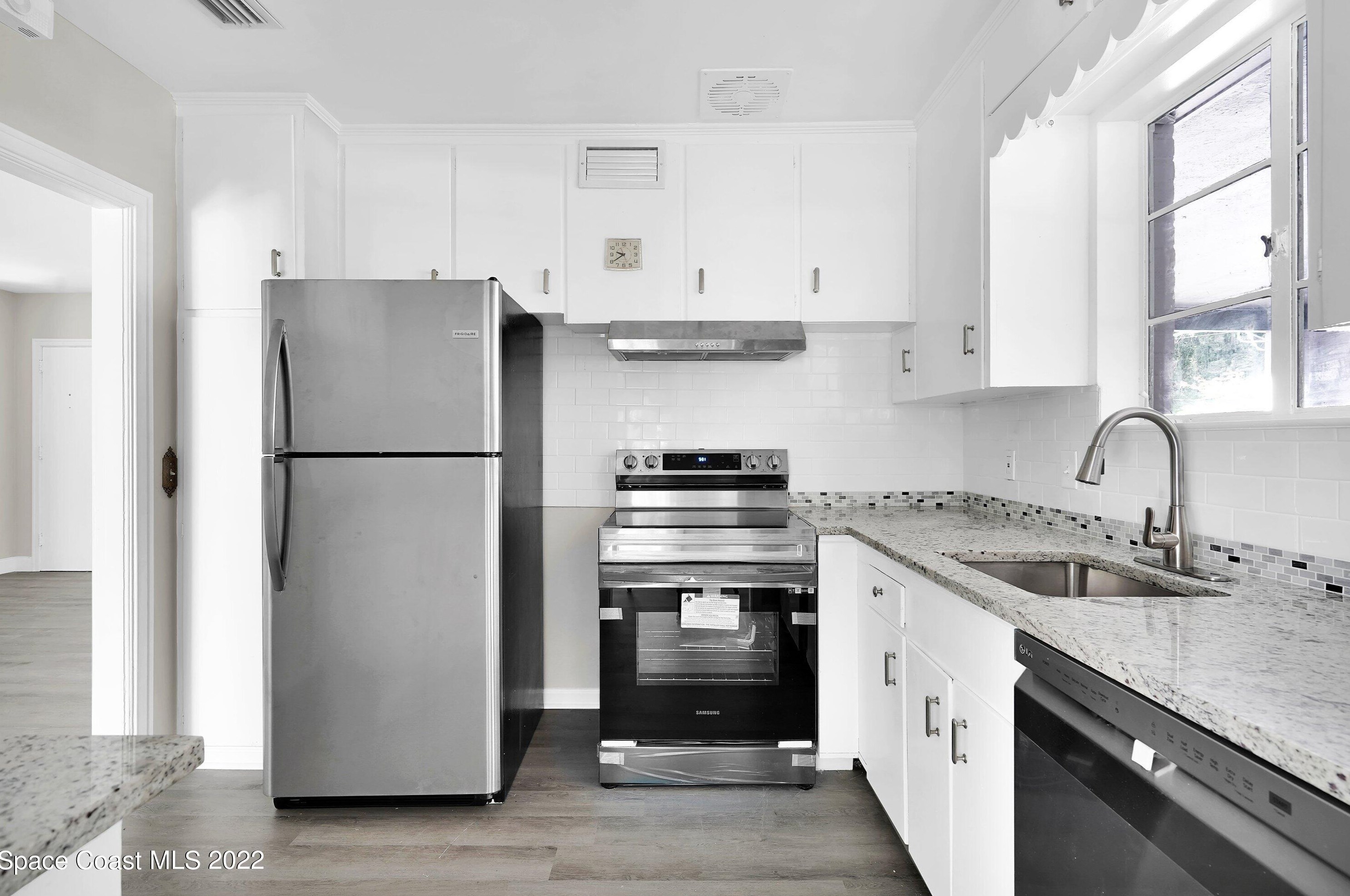 6537 Pottsburg Dr, Jacksonville FL  32211-7255 exterior