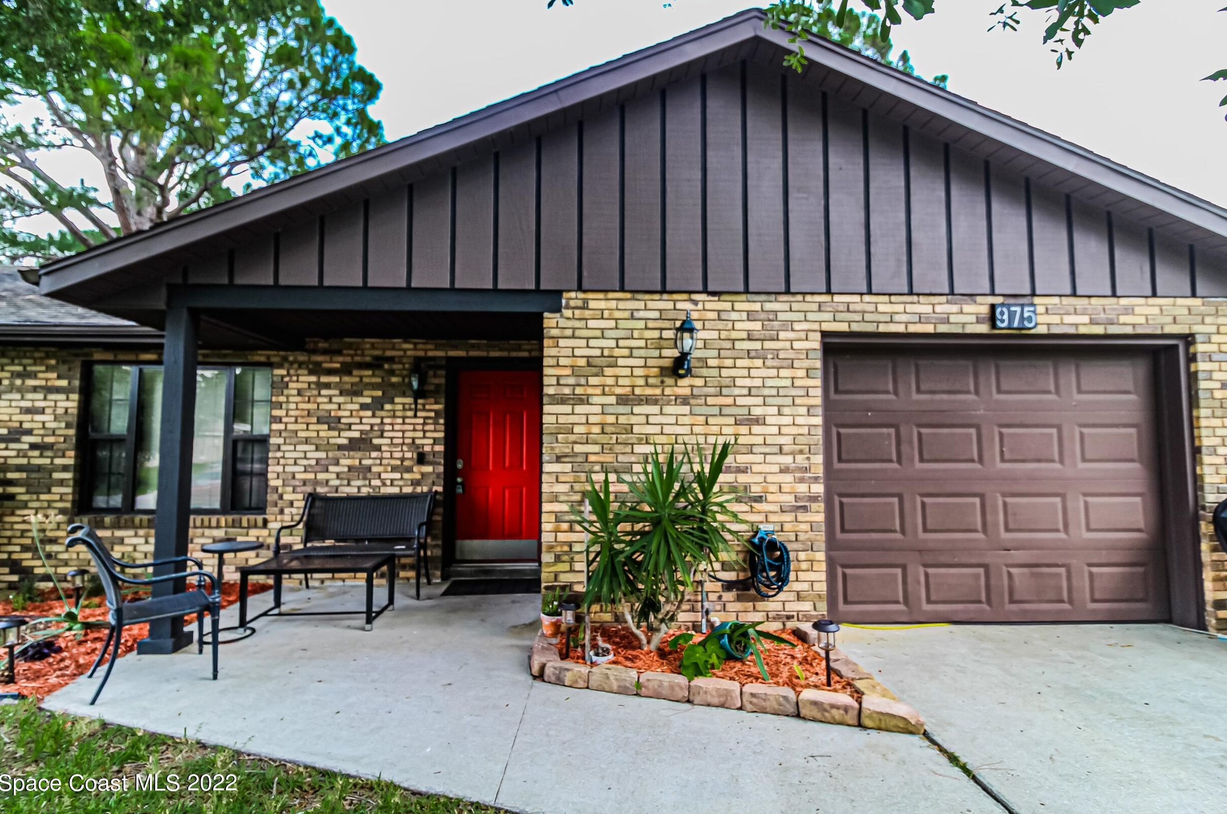 975 Kenmore St, Melbourne, FL 32907-7830