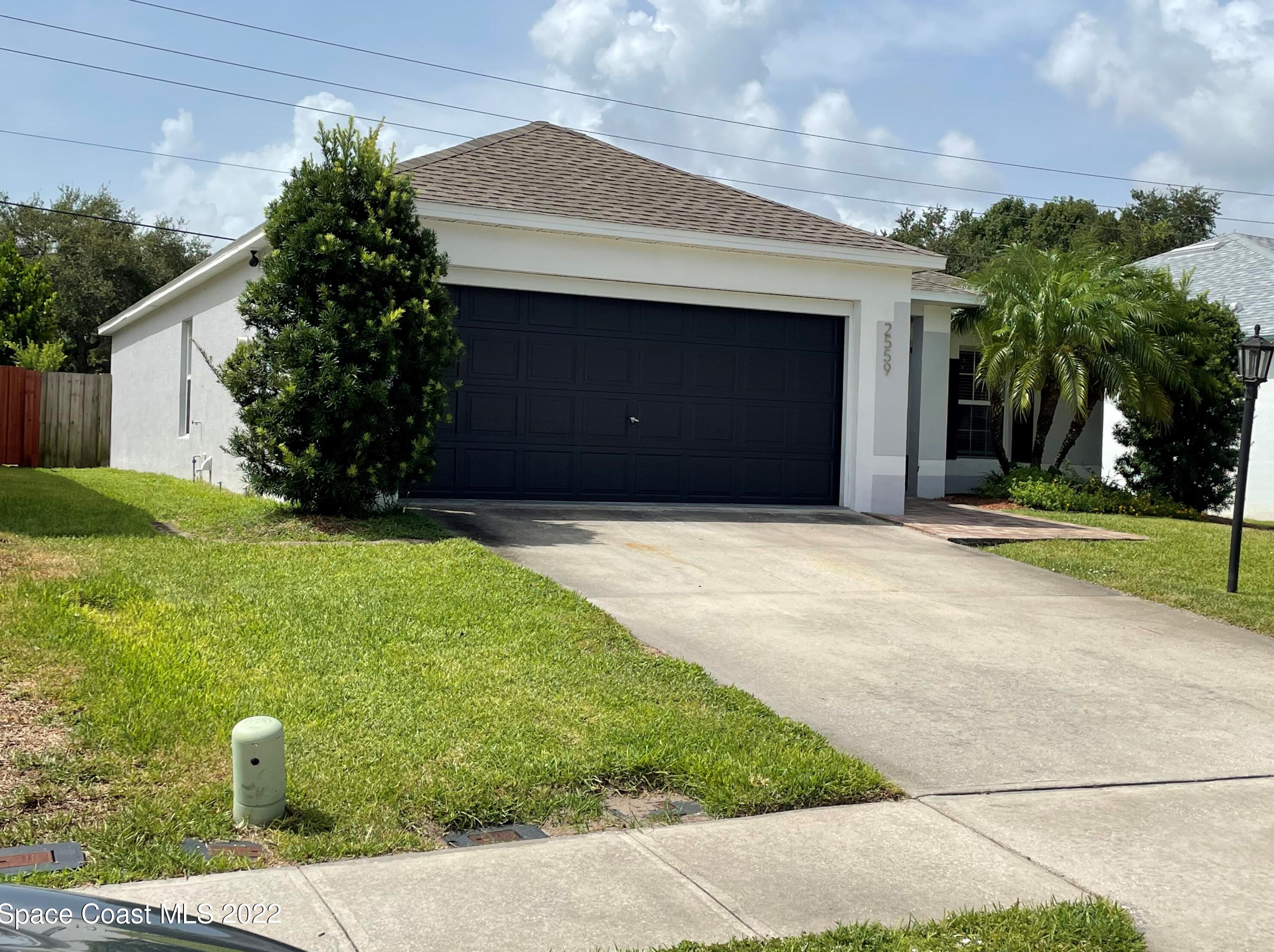 2559 Alicia Ln, Melbourne, FL 32935-3667