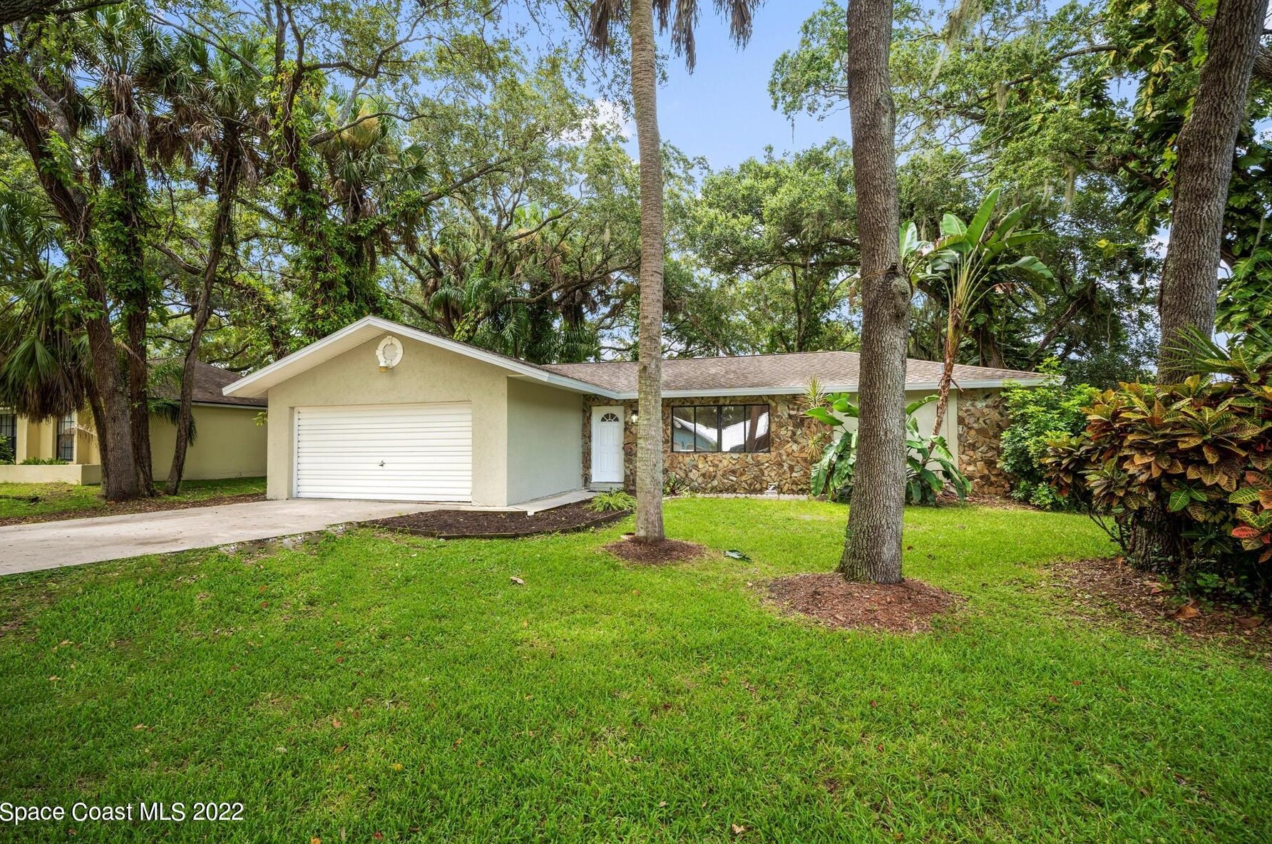 833 Bellevue St, Melbourne, FL 32907-2068