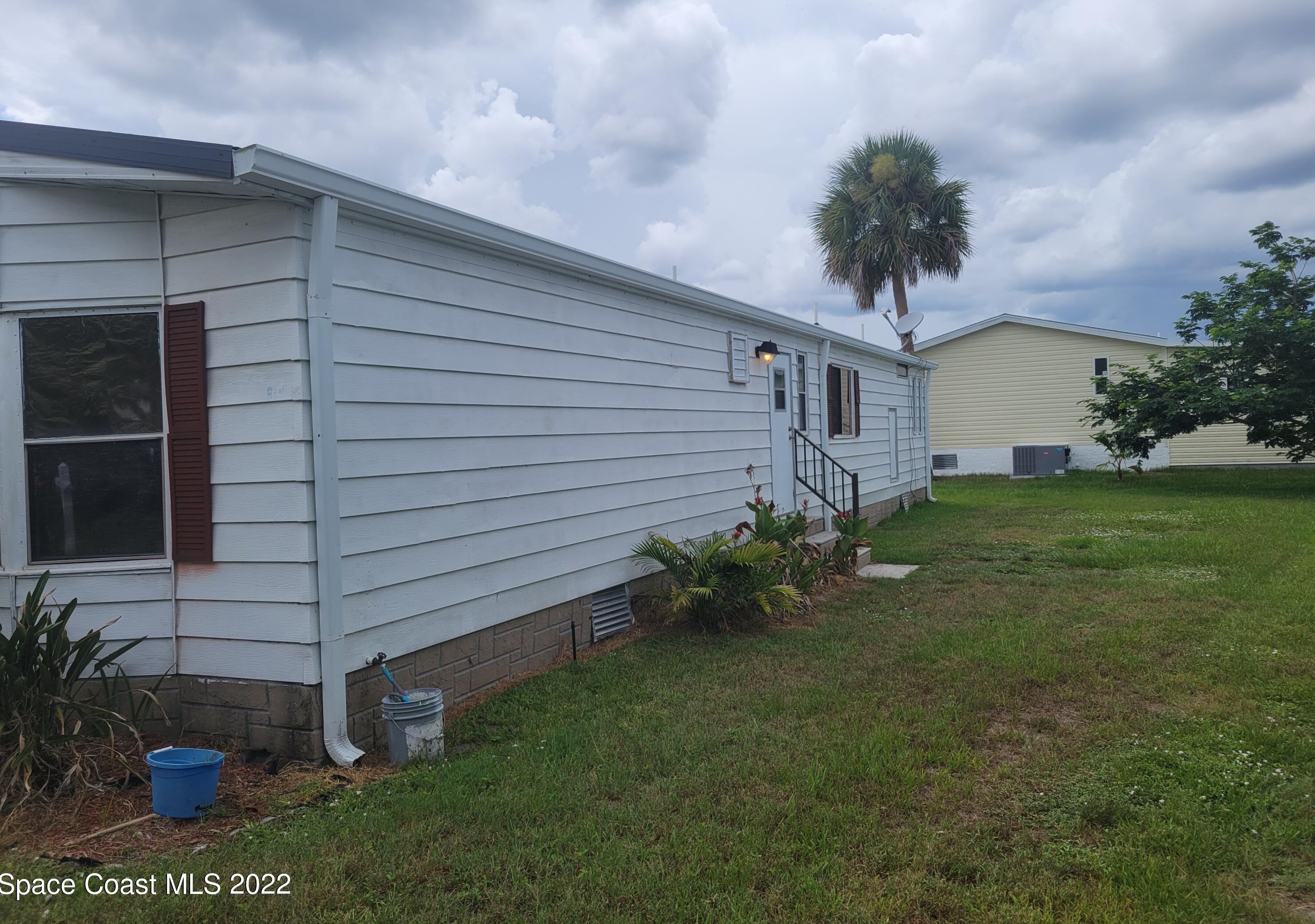 610 Dolphin Cir, Sebastian, FL 32976