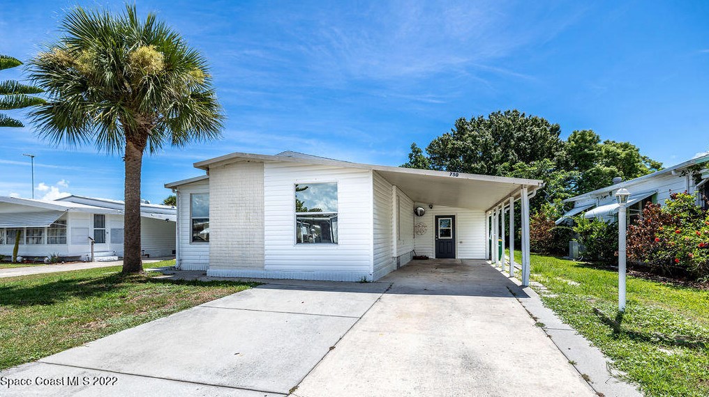 750 Lark Dr, Sebastian, FL 32976