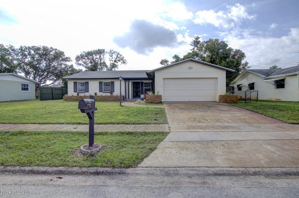 945 Margie Dr, Titusville, FL 32780