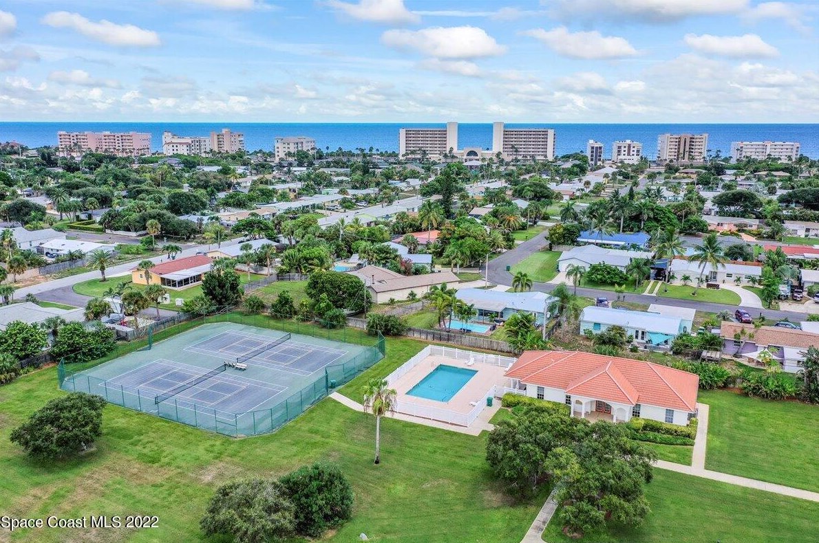 535 Newport Dr, Melbourne FL  32903-4026 exterior