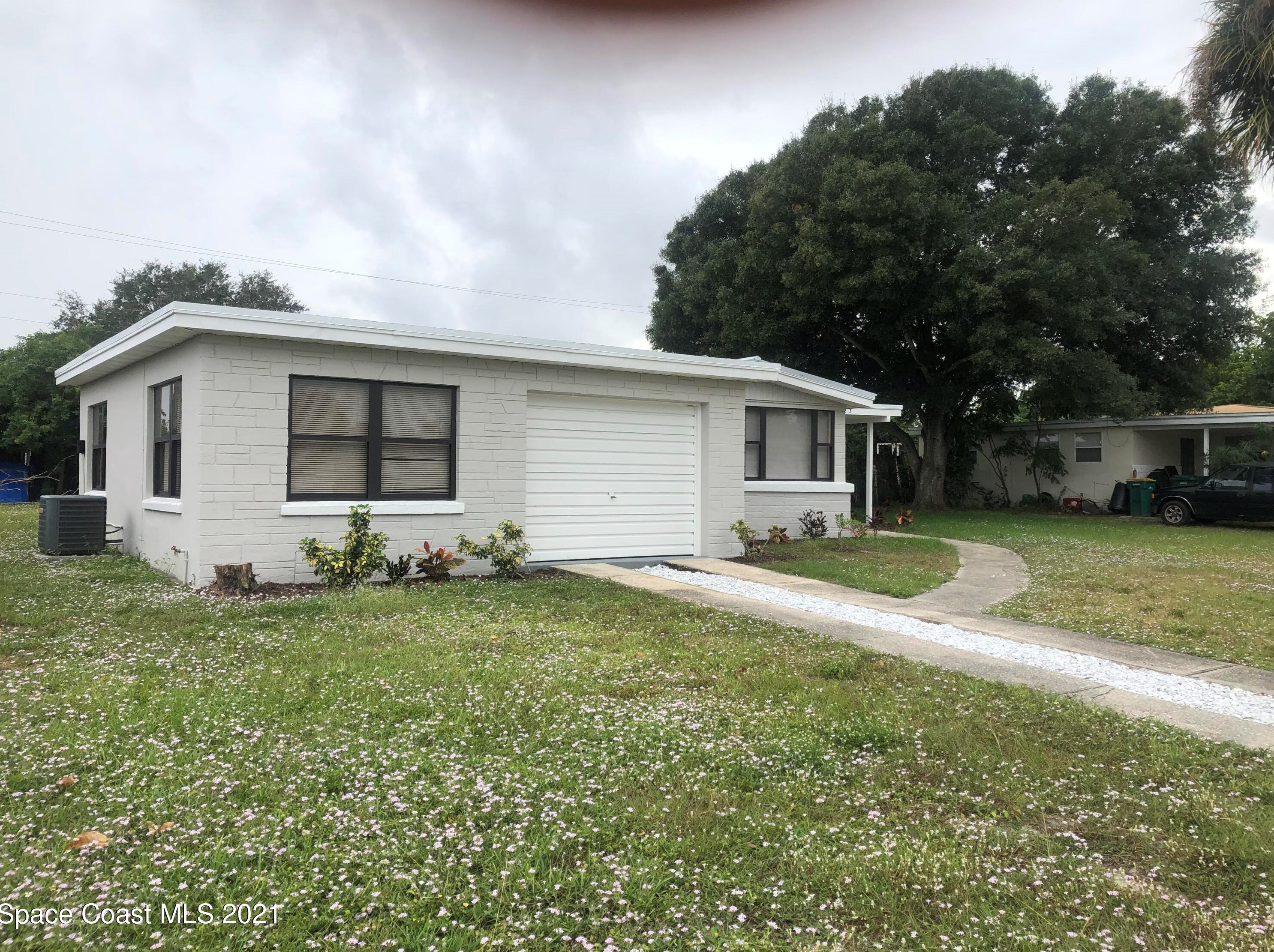 1923 Jefferson Ave, Melbourne, FL 32935-4041