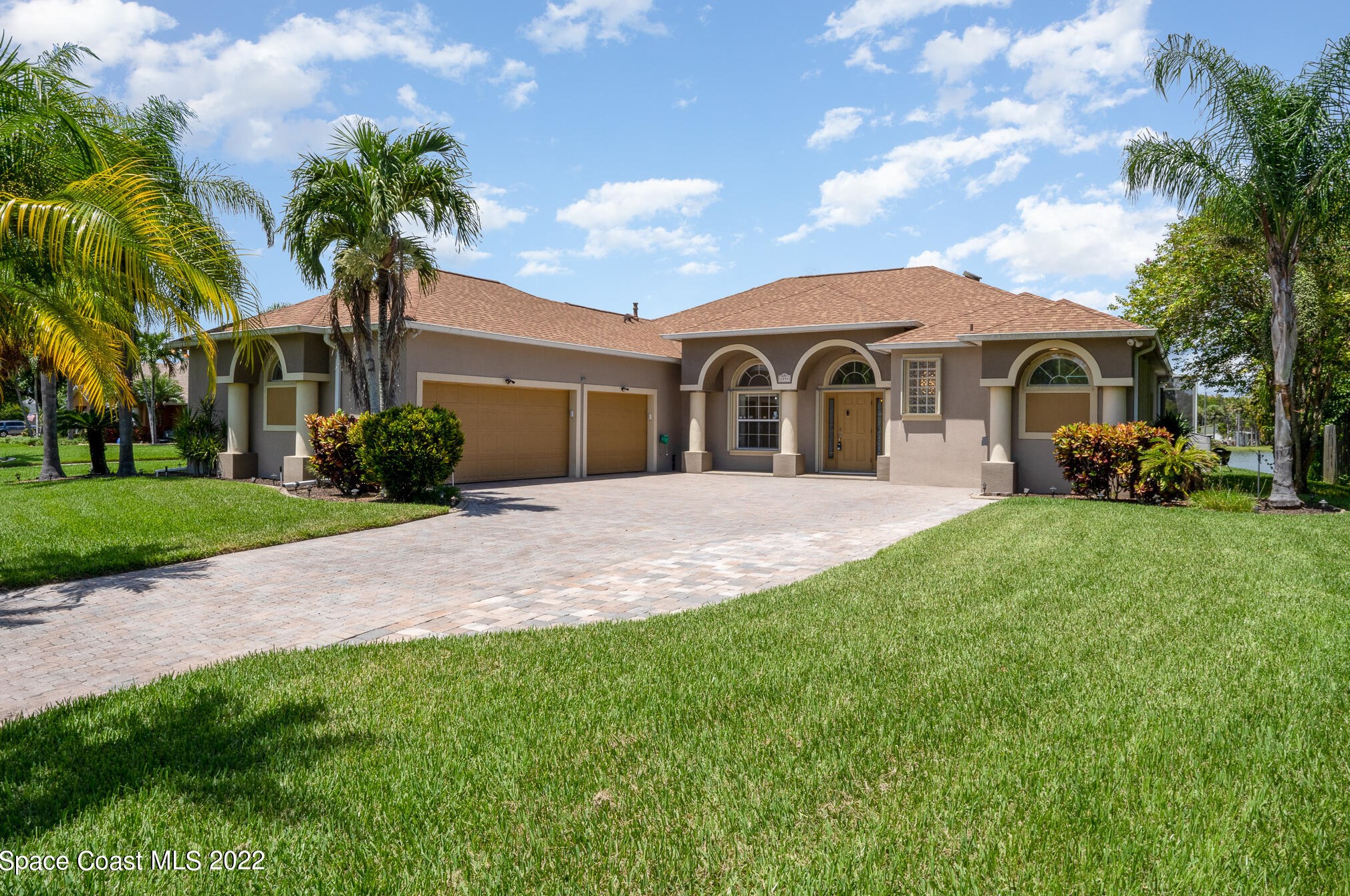 2250 Stone Lake Dr, Merritt Island, FL 32953