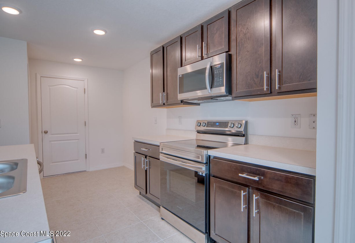 3232 Trainfo Ave, Melbourne, FL 32909-7559