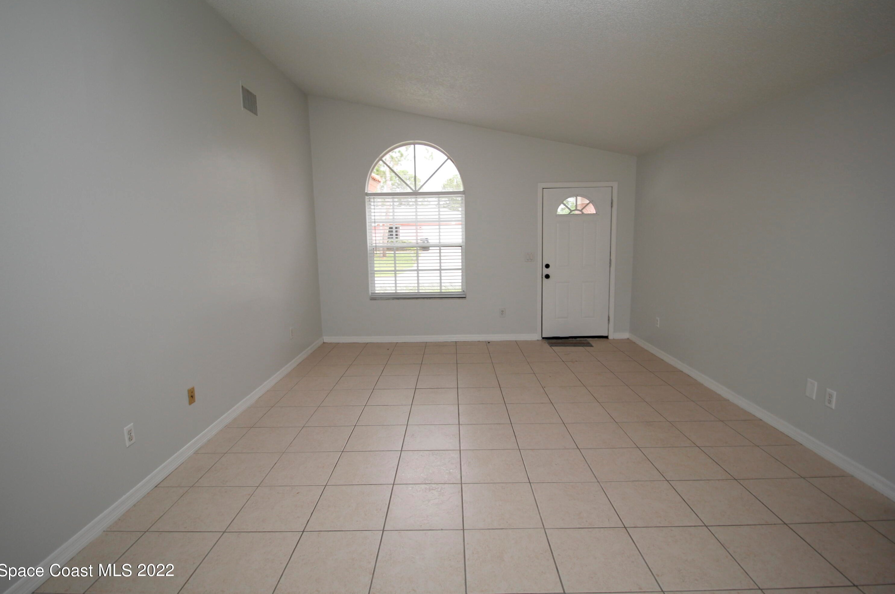 1163 Beacon St Nw, Melbourne, FL 32907