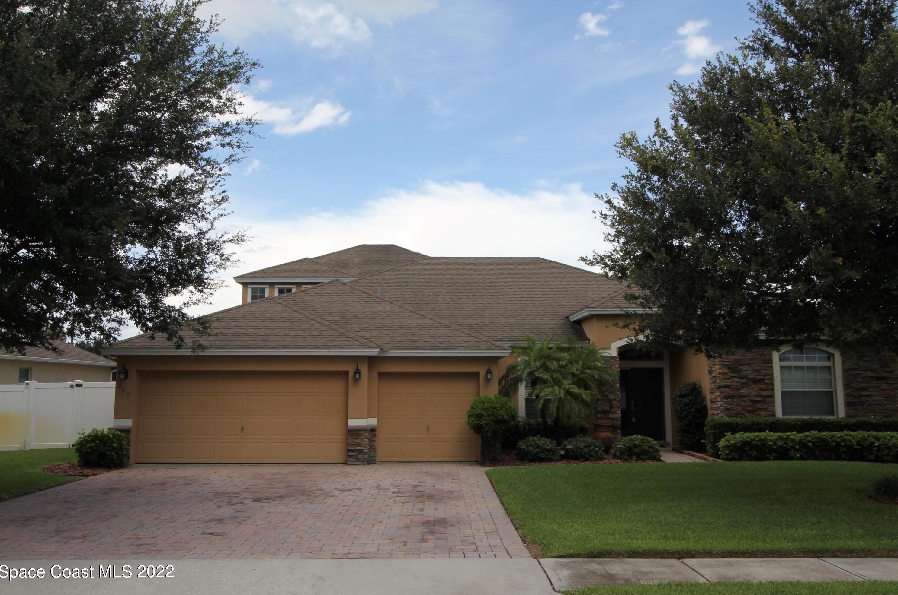 268 Grouper Cir, Melbourne, FL 32909-3682