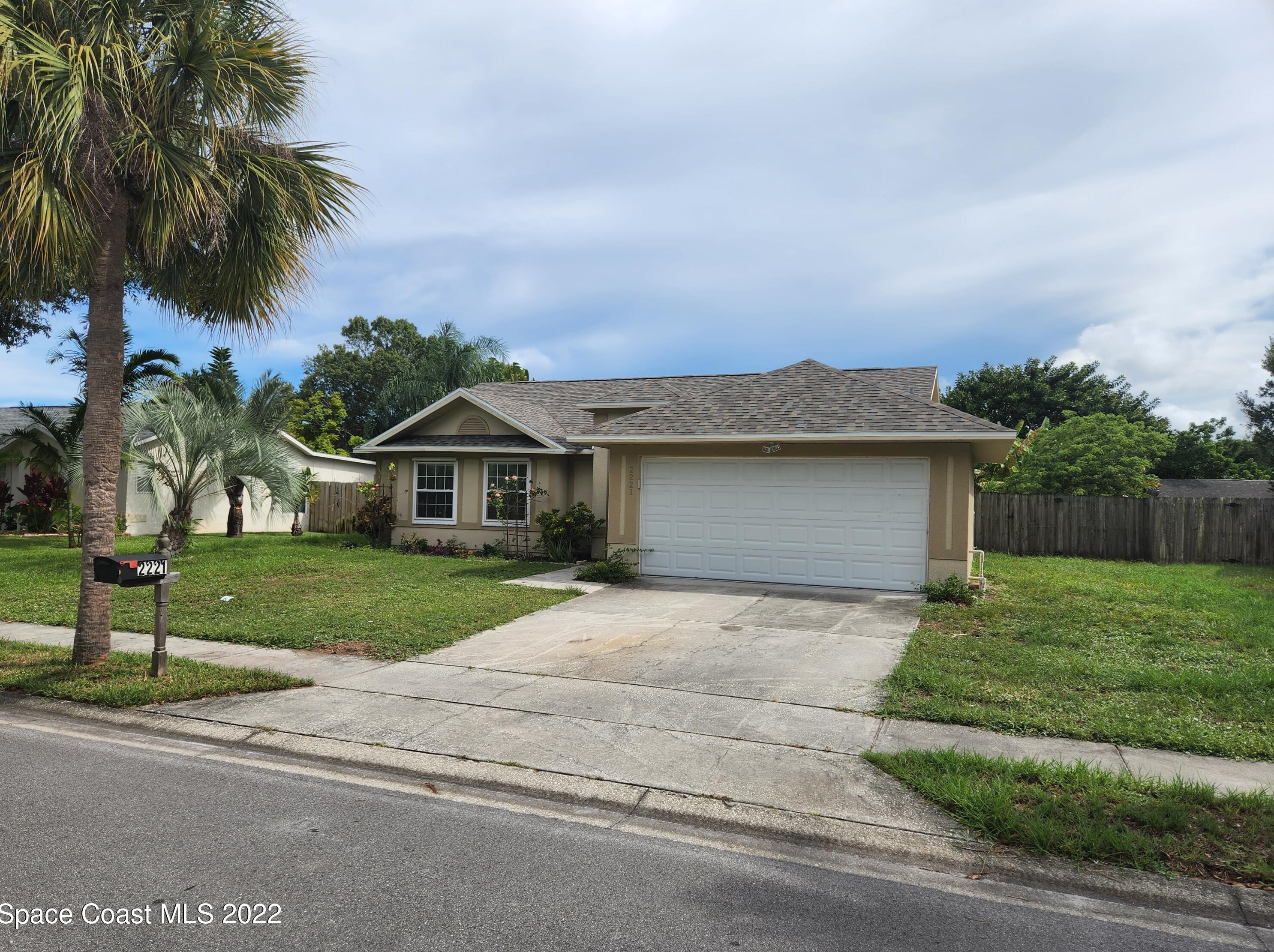 2221 Grand Teton Blvd, Melbourne, FL 32935-3371