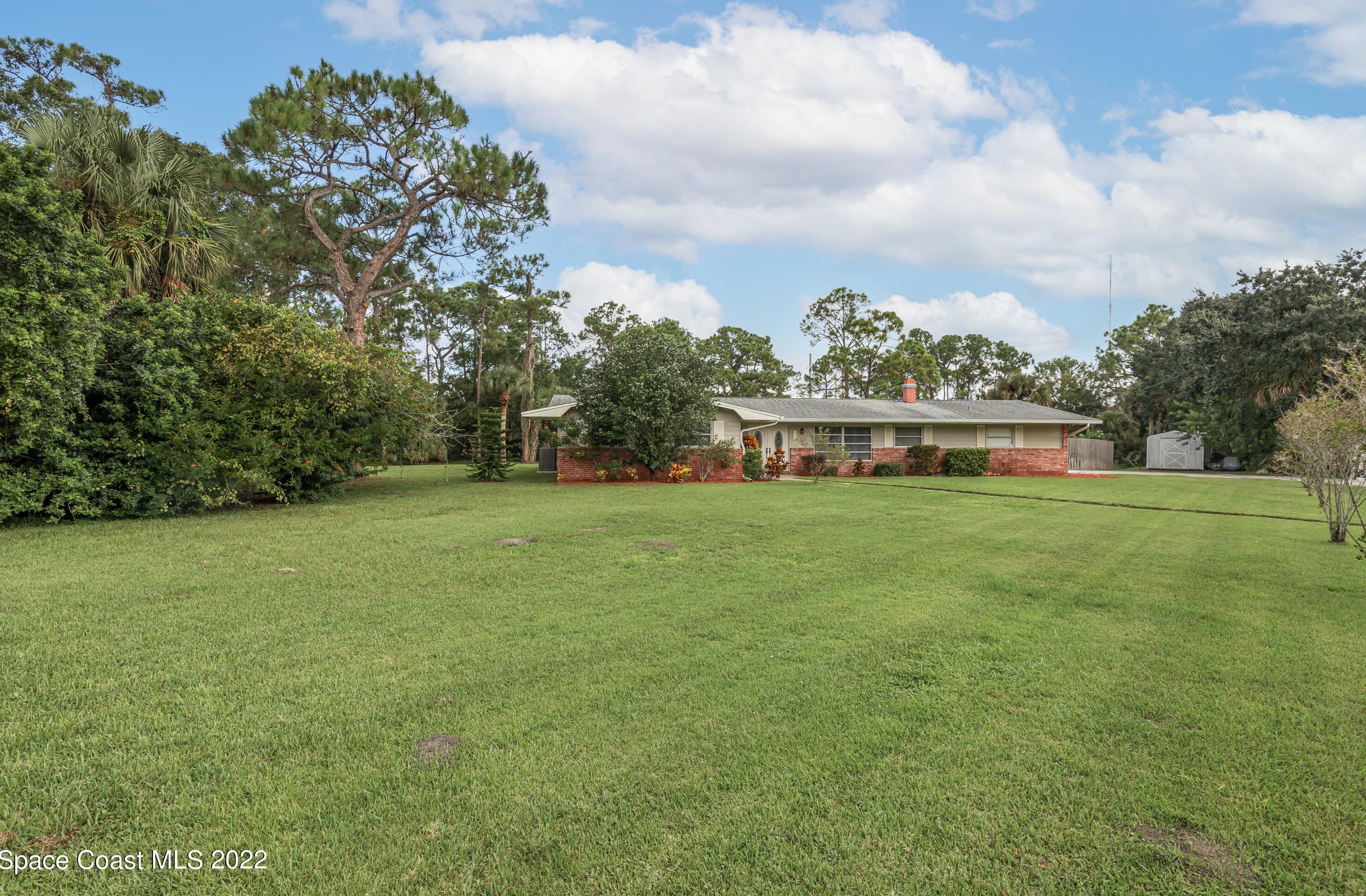 3160 Ellis Dr, Melbourne, FL 32904-9570