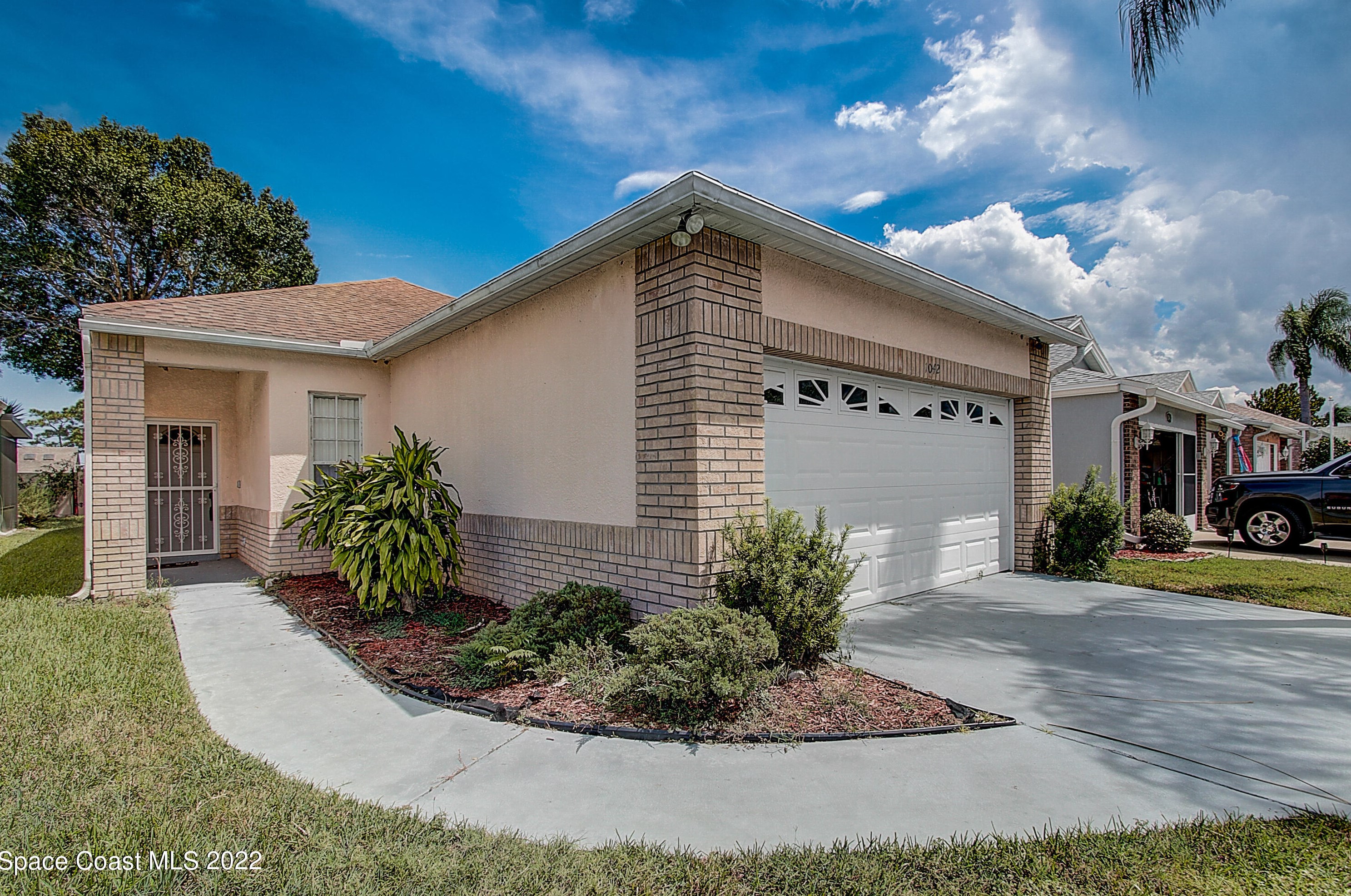 1042 Fork Cir, Melbourne FL  32901-8433 exterior