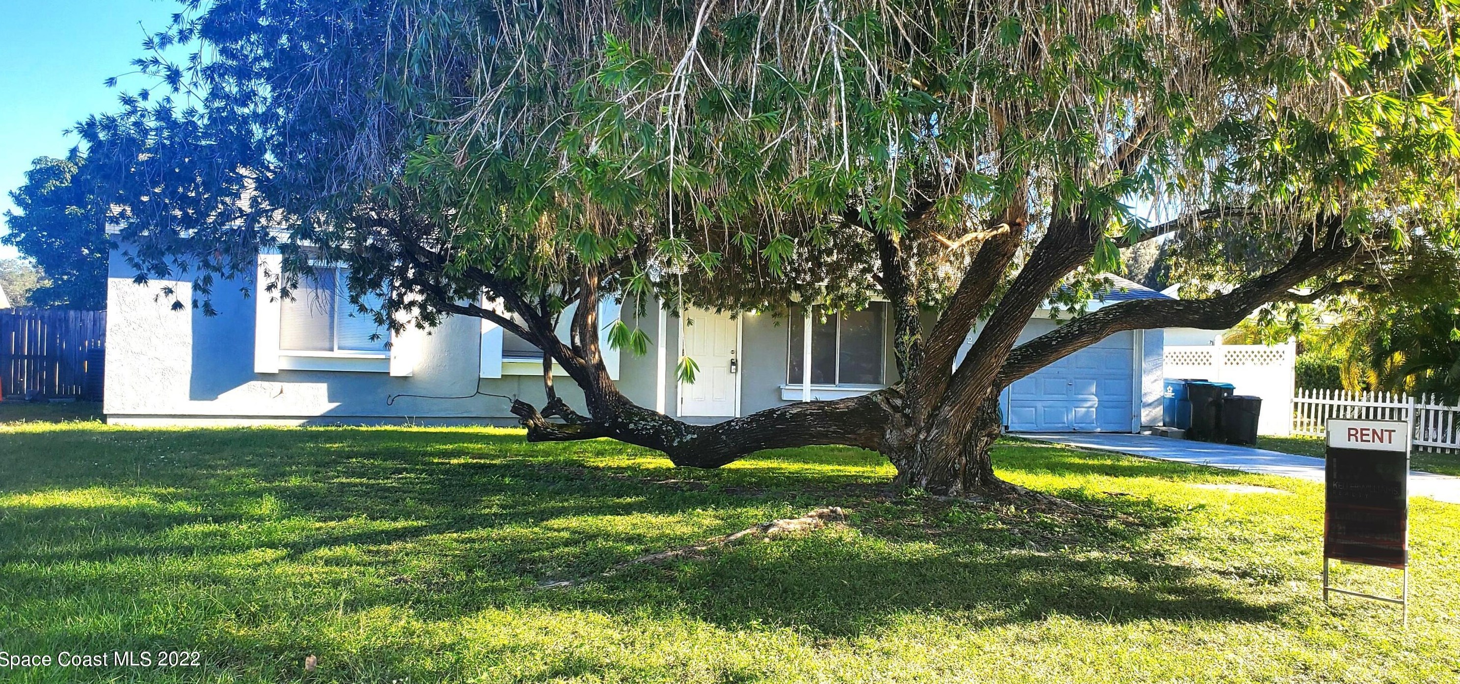 1204 Linmoor Cir Ne, Melbourne, FL 32907