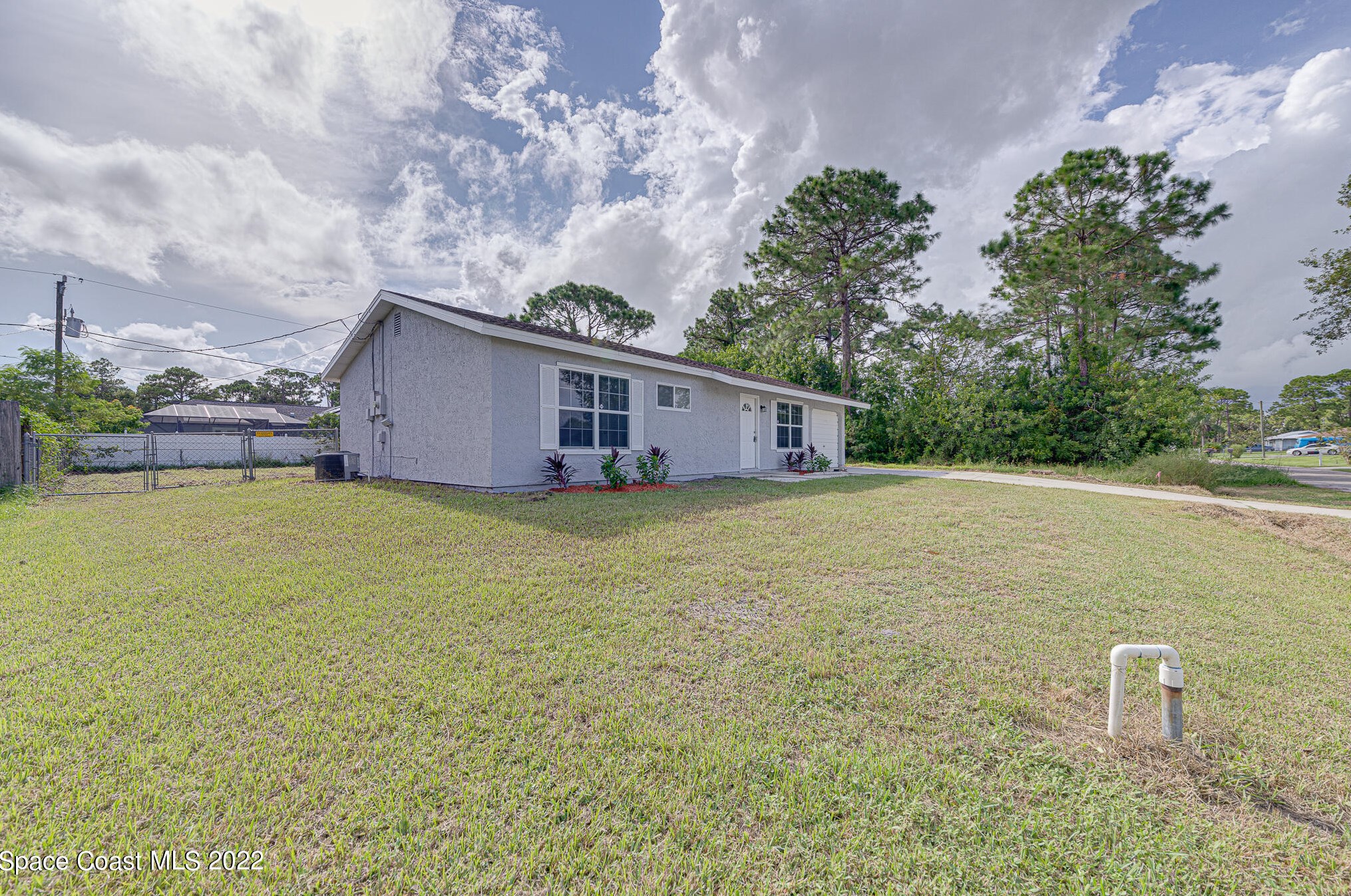 1514 Leeward Ave, Melbourne, FL 32909-5639