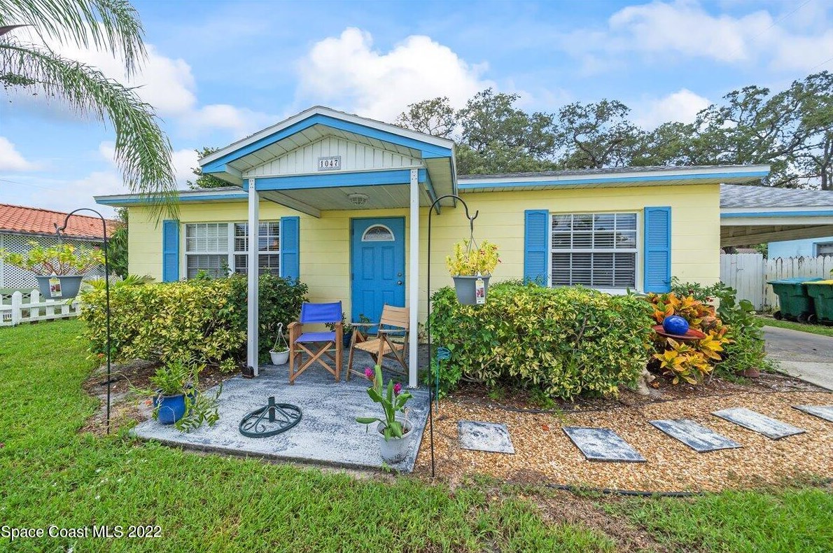 1047 Riverdale Dr, Melbourne, FL 32935-6214