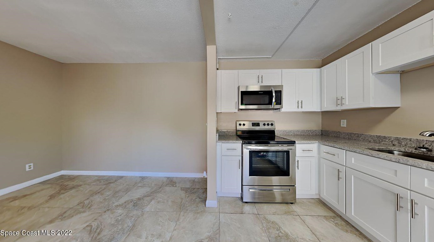 2313 Vis Oaks Cir, Melbourne FL 32905-3125 exterior