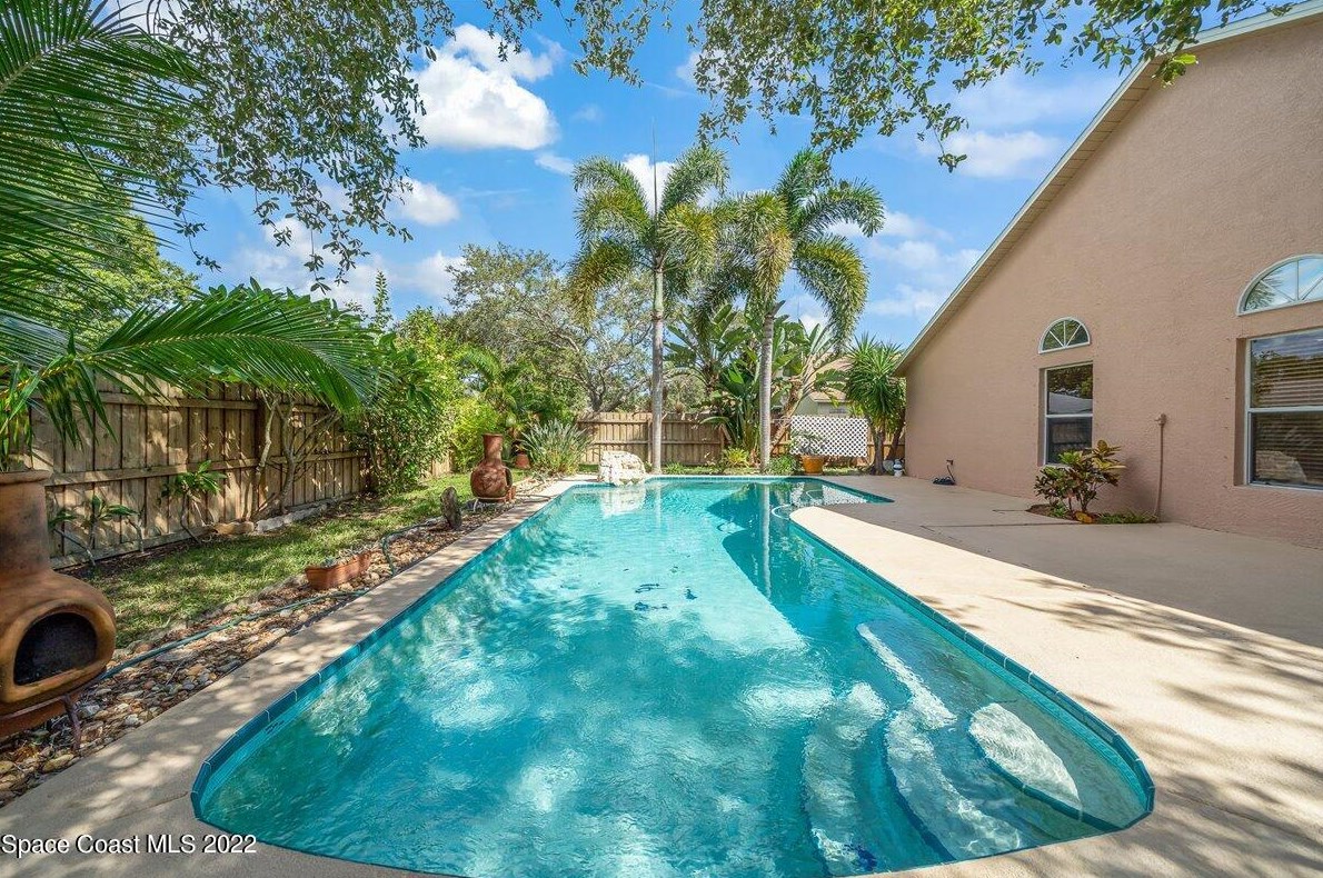 2412 Mountain View Ave, Melbourne, FL 32935-2133