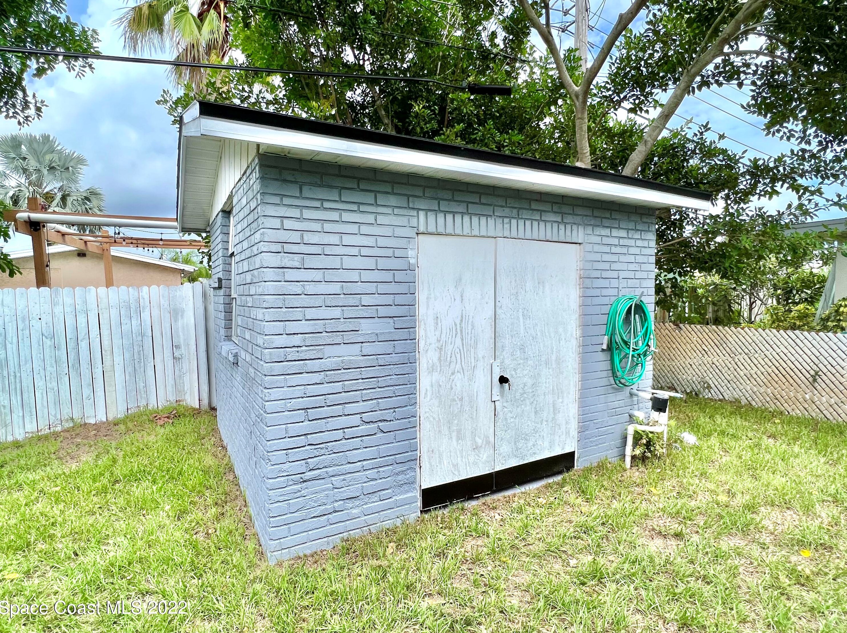 1355 Belford Ct, Merritt Island FL  32952-4704 exterior