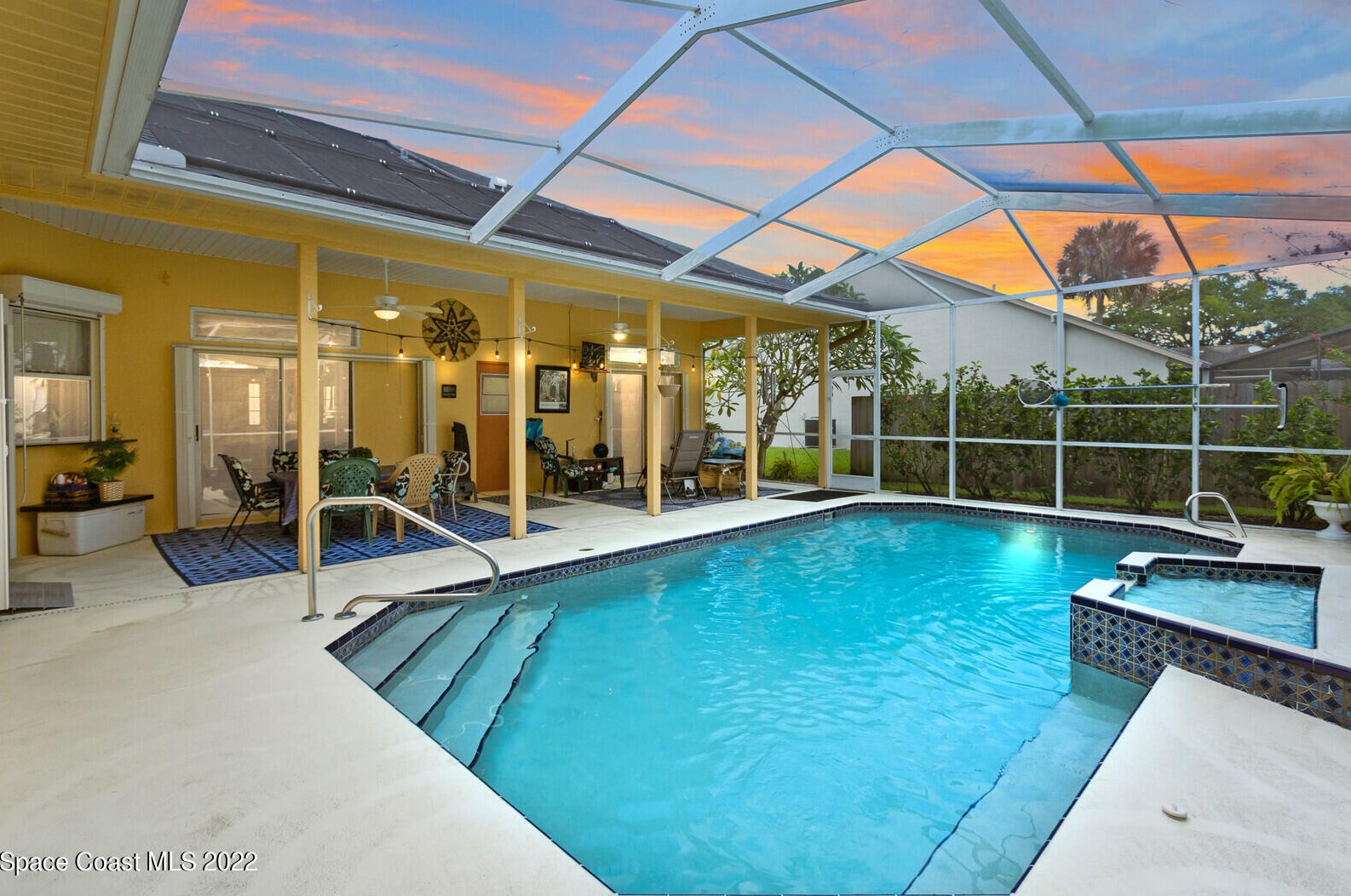 925 Whisperoak Dr, Melbourne, FL 32901-8133
