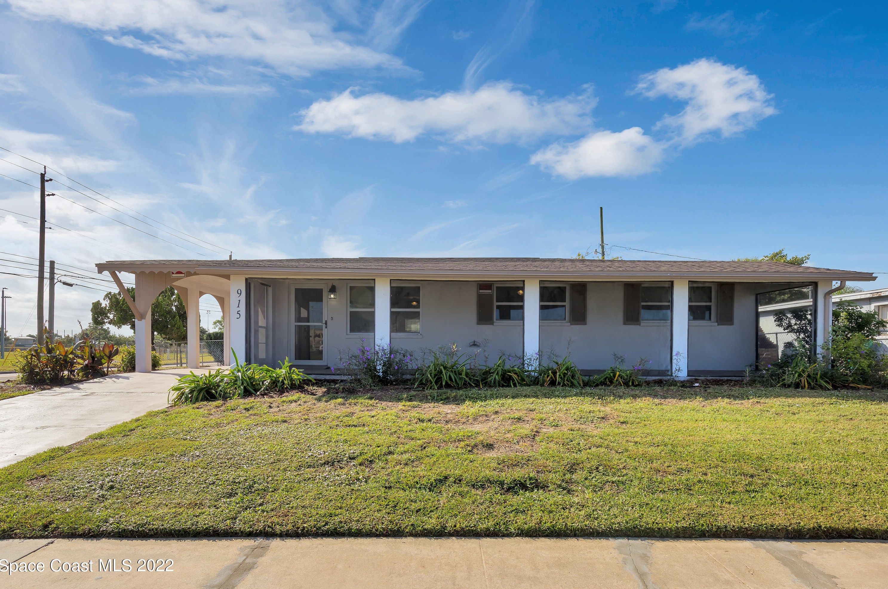 915 Juniper Ln, Melbourne, FL 32901-7926