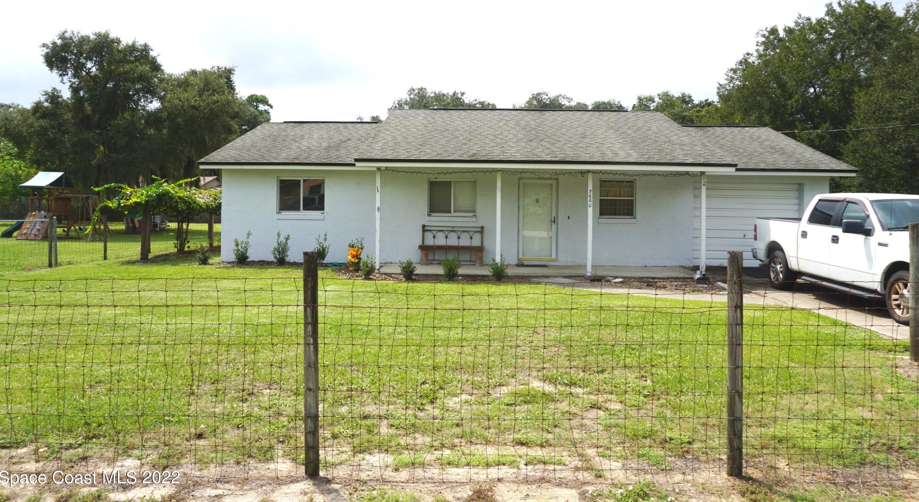 5660 Palm St, Mims, FL 32754