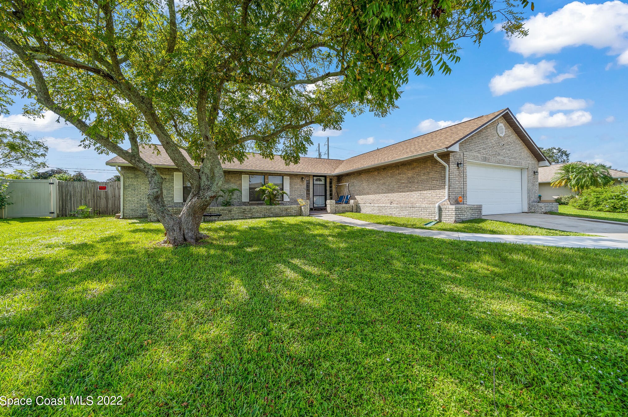 1322 Coral Reef Ave, Melbourne, FL 32907-8051