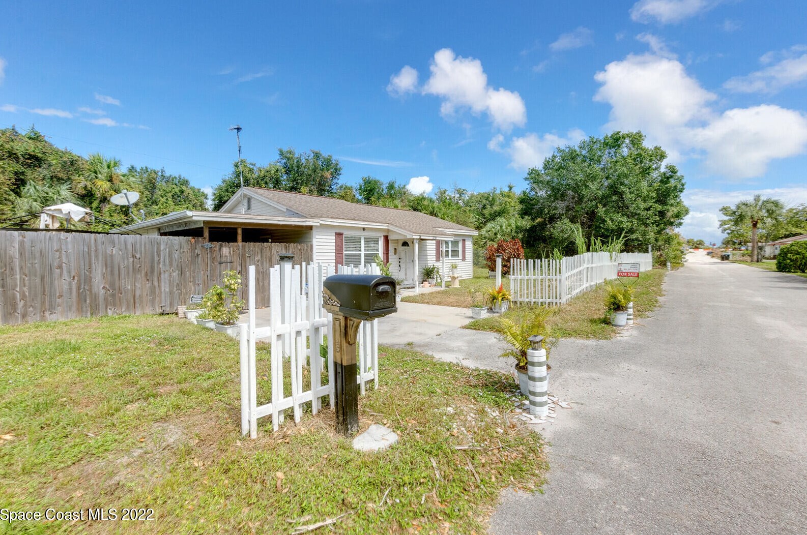 2759 Myers Dr, Melbourne, FL 32905-2711