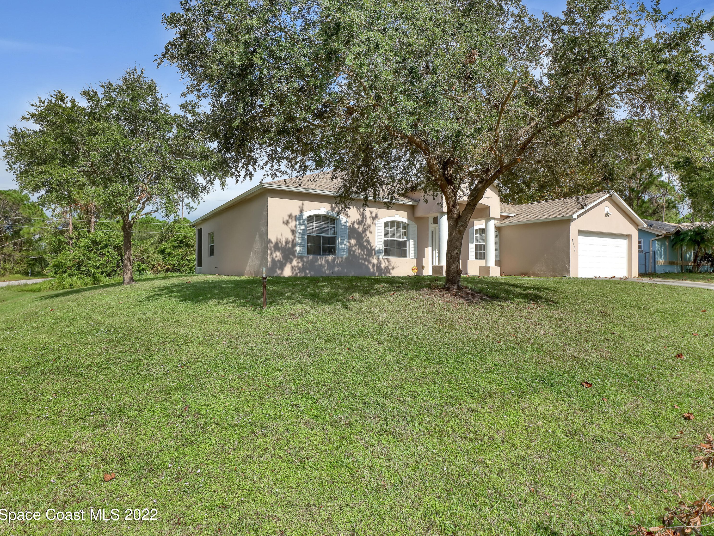 2396 Queens St, Melbourne, FL 32909-6079