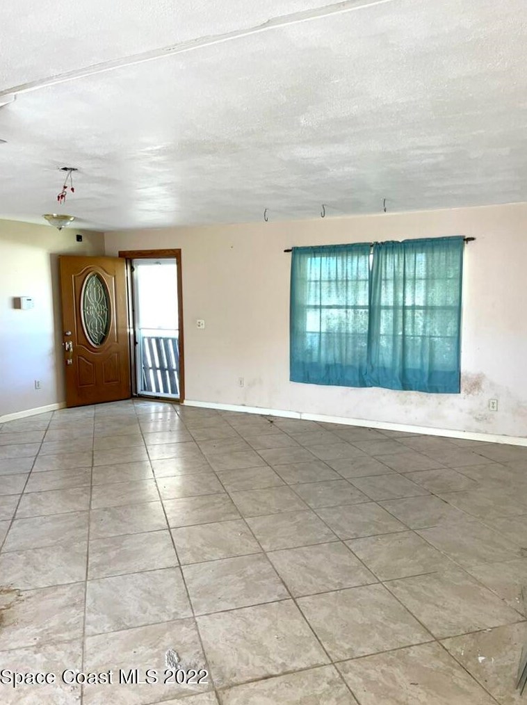 760 August St, Melbourne, FL 32909-3747