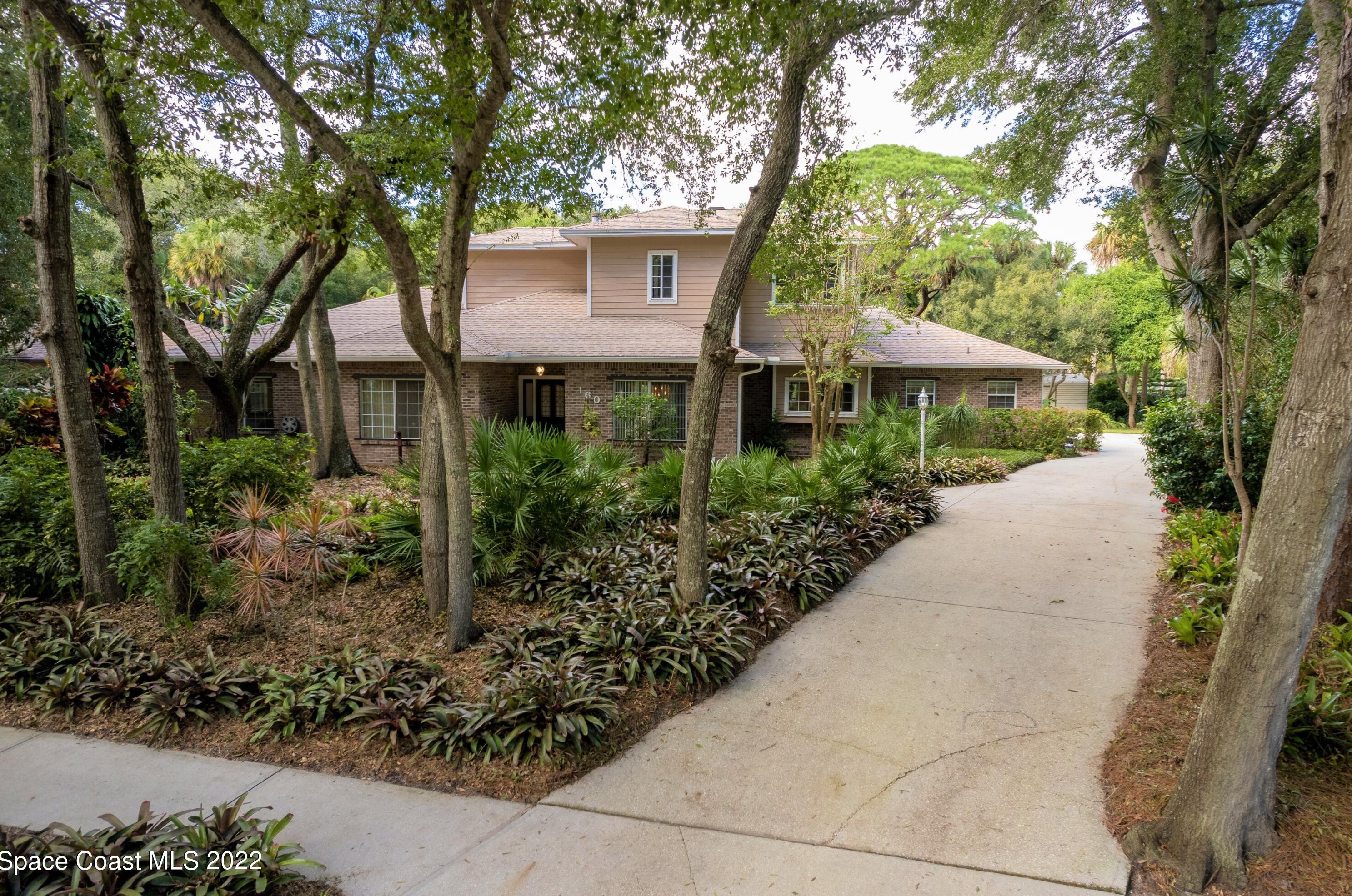 160 Alameda Dr, Merritt Island, FL 32952-6231