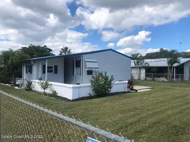 800 Waterway Dr, Sebastian, FL 32976